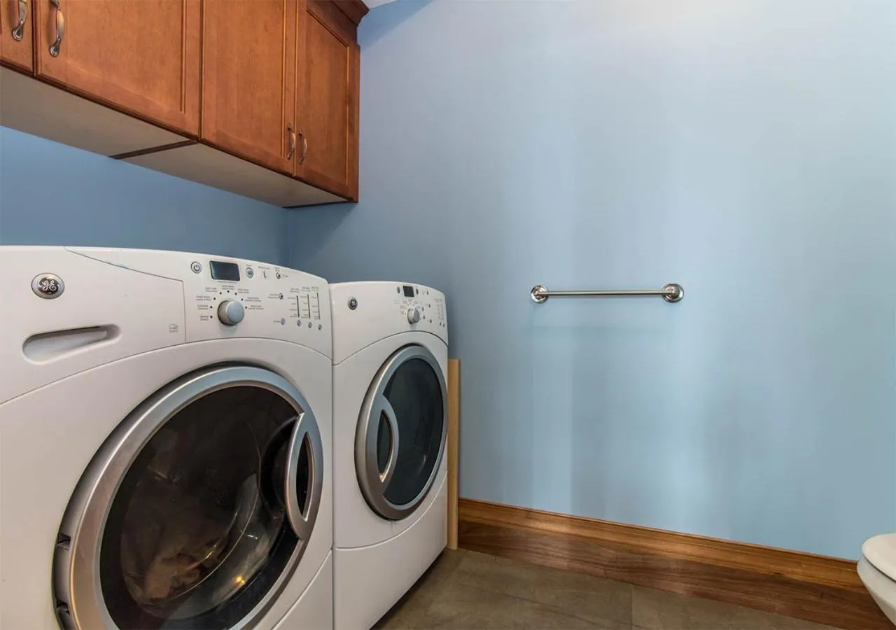 washing machine in Au Sommet du Lac Magog