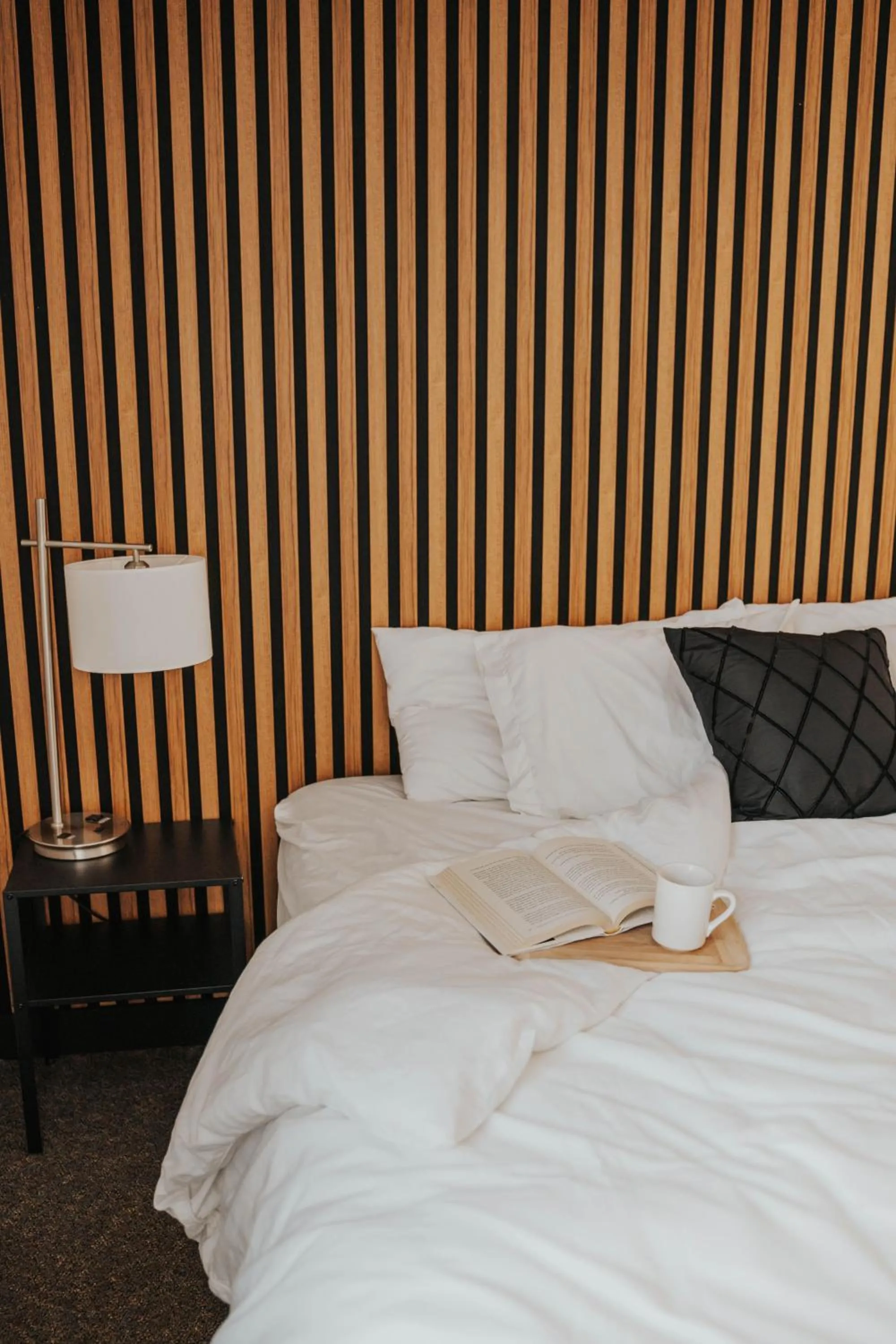 Bedroom, Bed in Au Sommet du Lac Magog