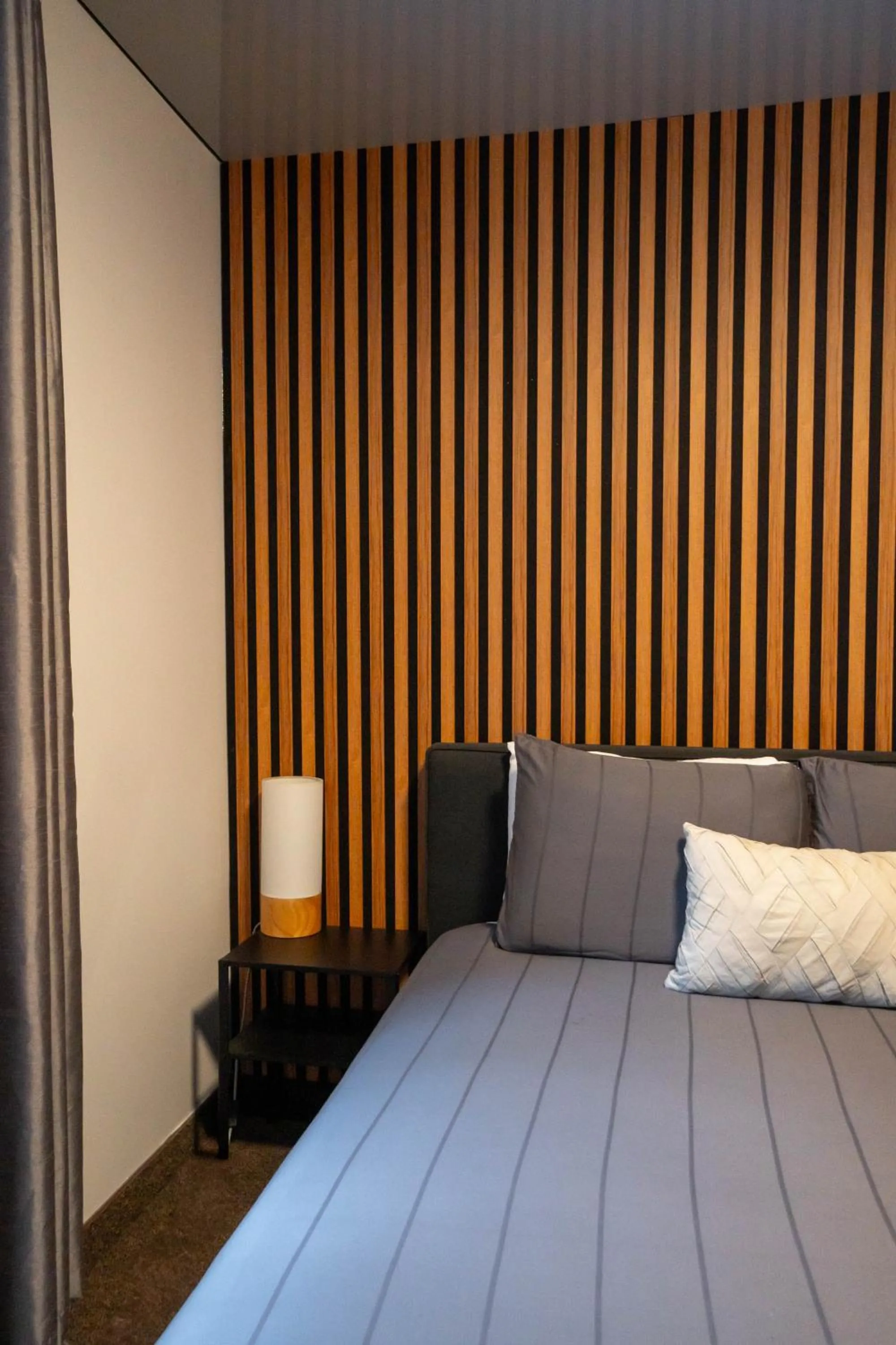 Bedroom, Bed in Au Sommet du Lac Magog