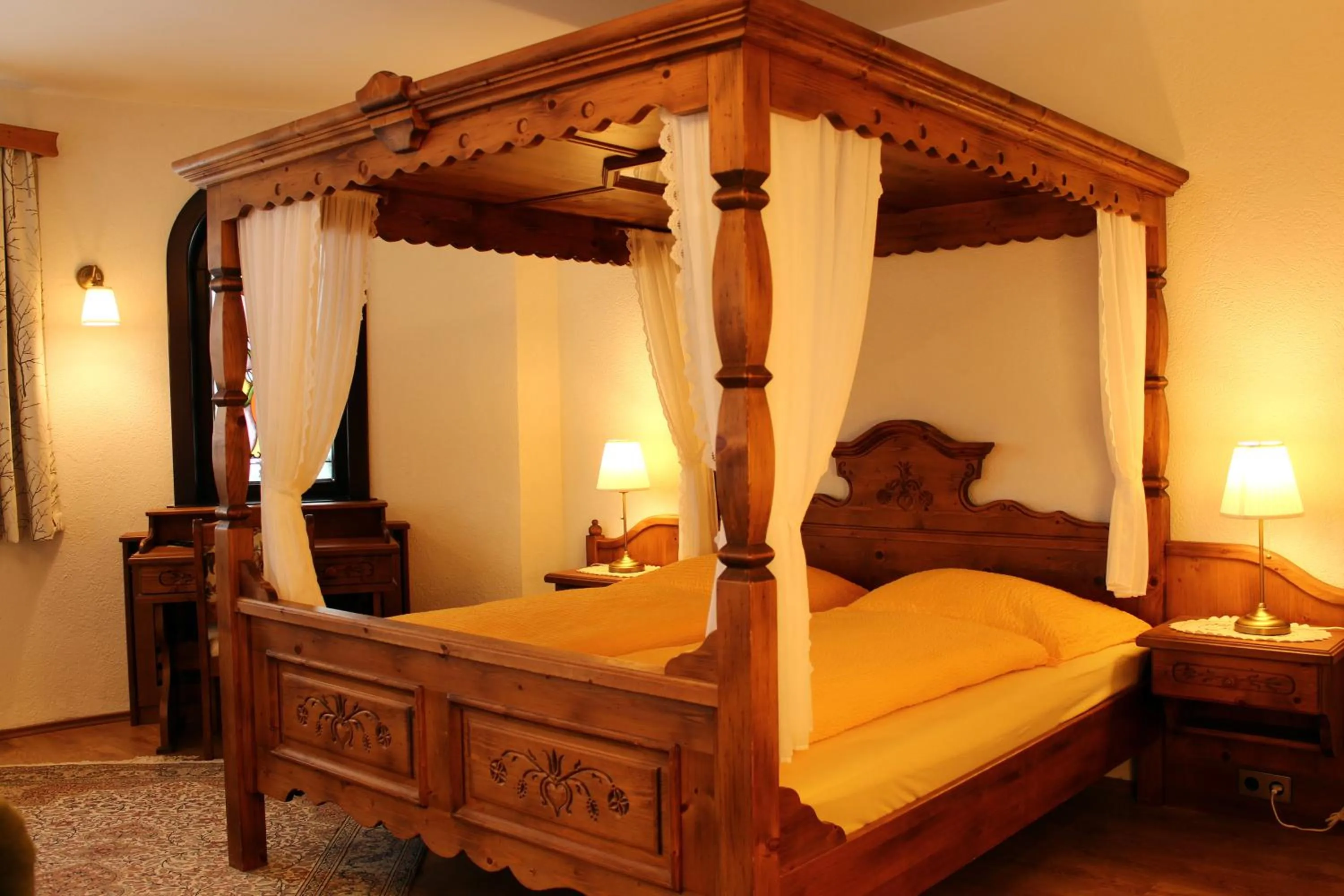 Double Room with Four Poster Bed - single occupancy in Hotel Sonnenhof