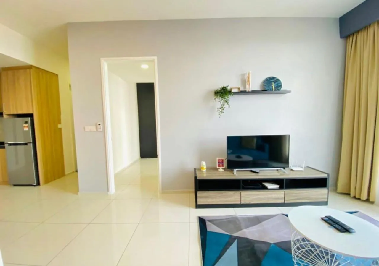 TV and multimedia in Robertson PanoramaKL Suites
