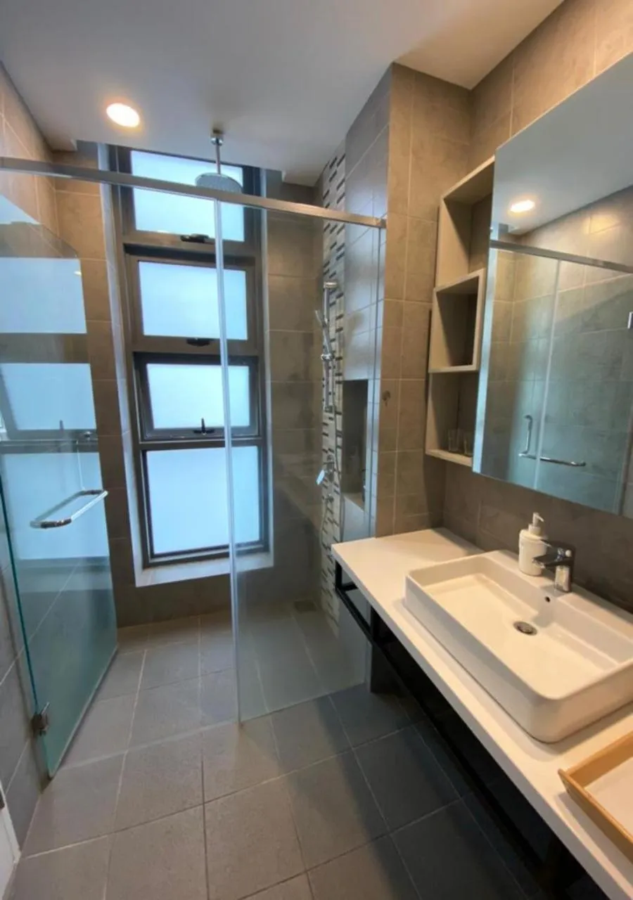 Toilet in Robertson PanoramaKL Suites