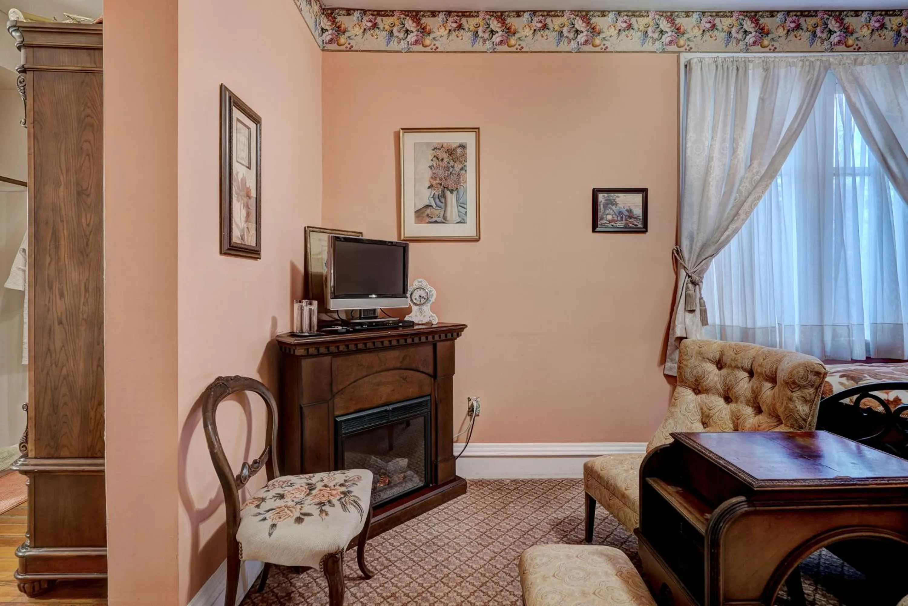 TV and multimedia in Grandison Inn