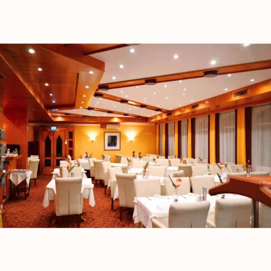 Restaurant/places to eat in Hotel Aragia