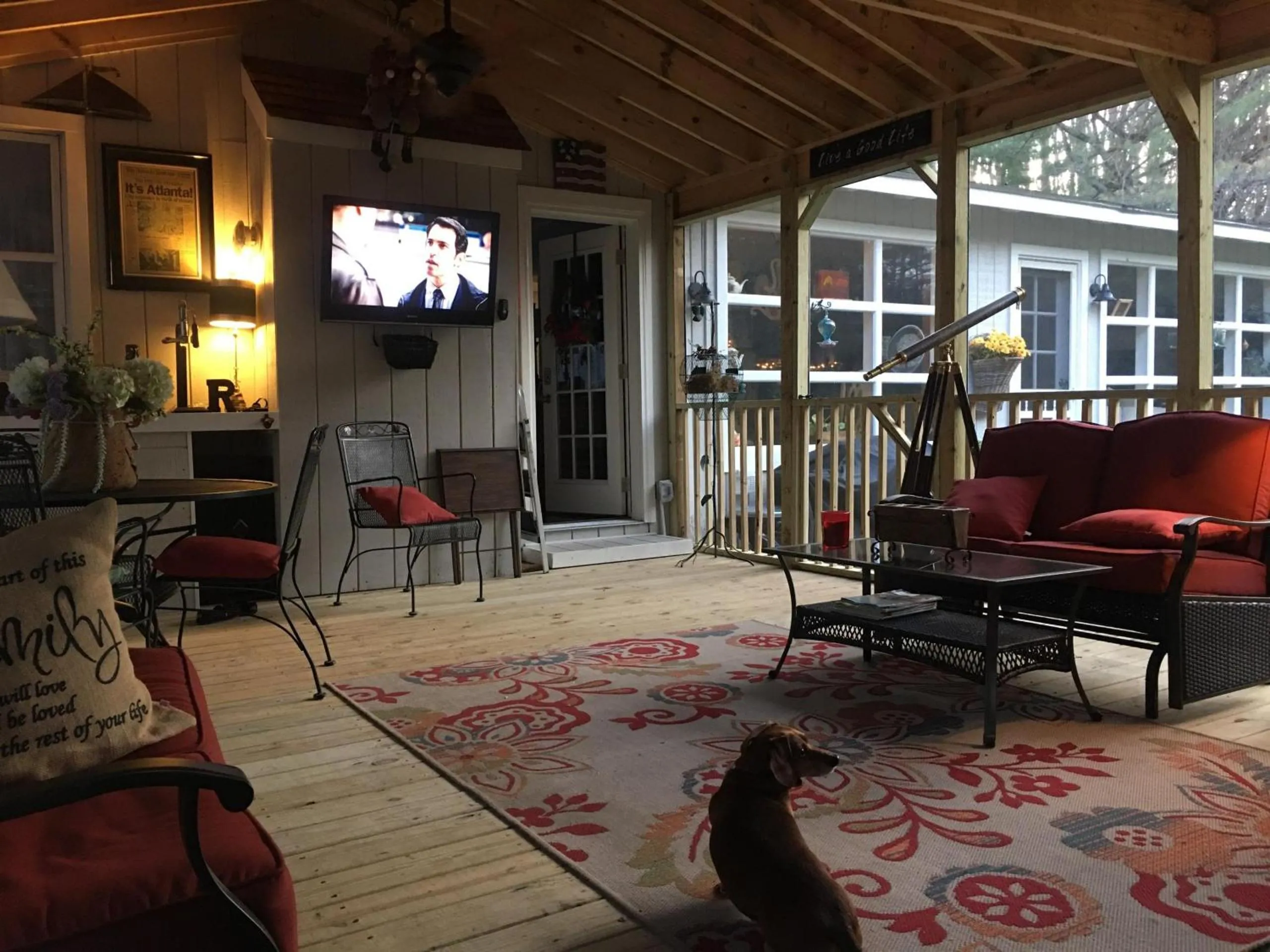 Chic Cottage 1.7 miles to Downtown Highlands