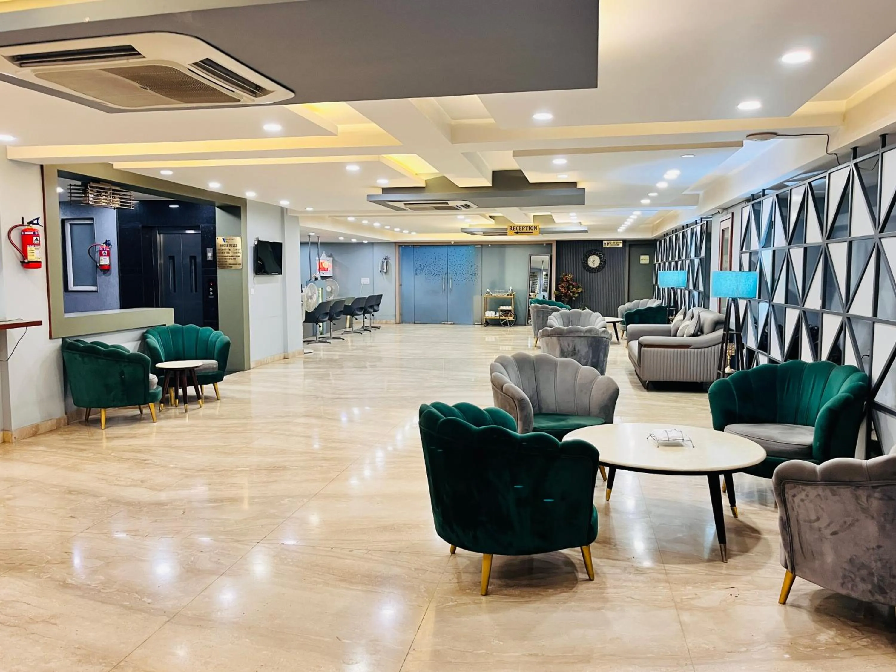 Lobby or reception in Western Blu