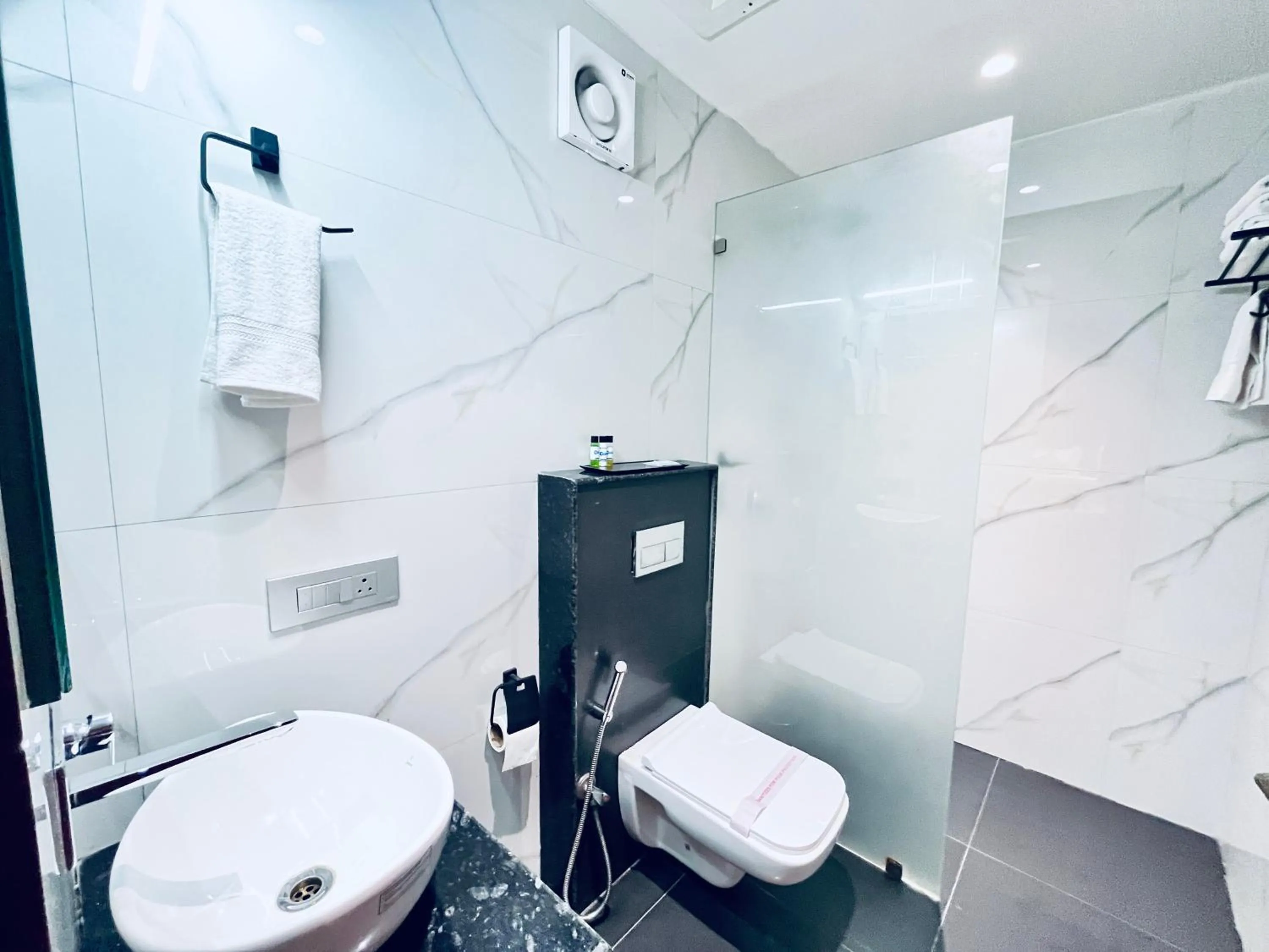 Bathroom in Western Blu