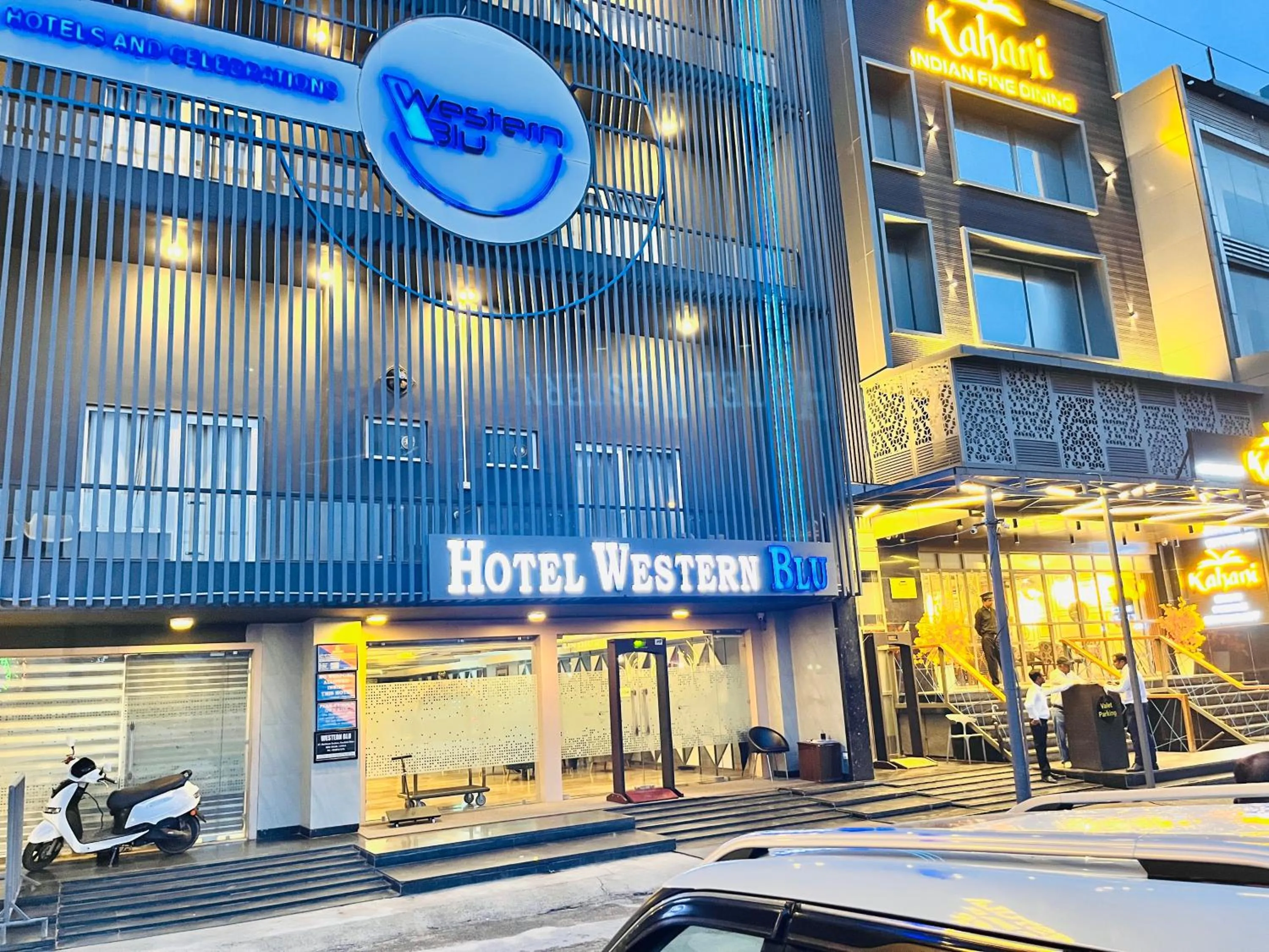 Facade/entrance in Western Blu