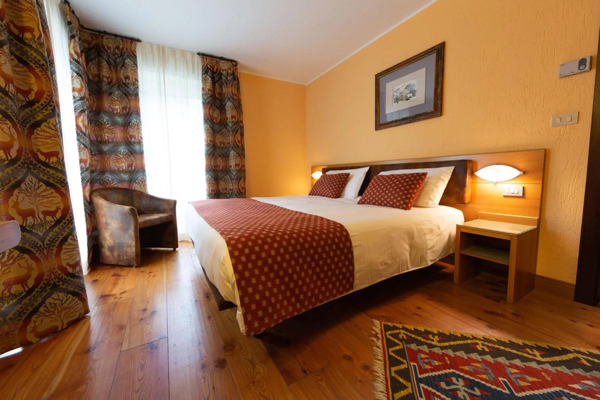 Bedroom, Bed in HOTEL BOUTON D'OR Courmayeur