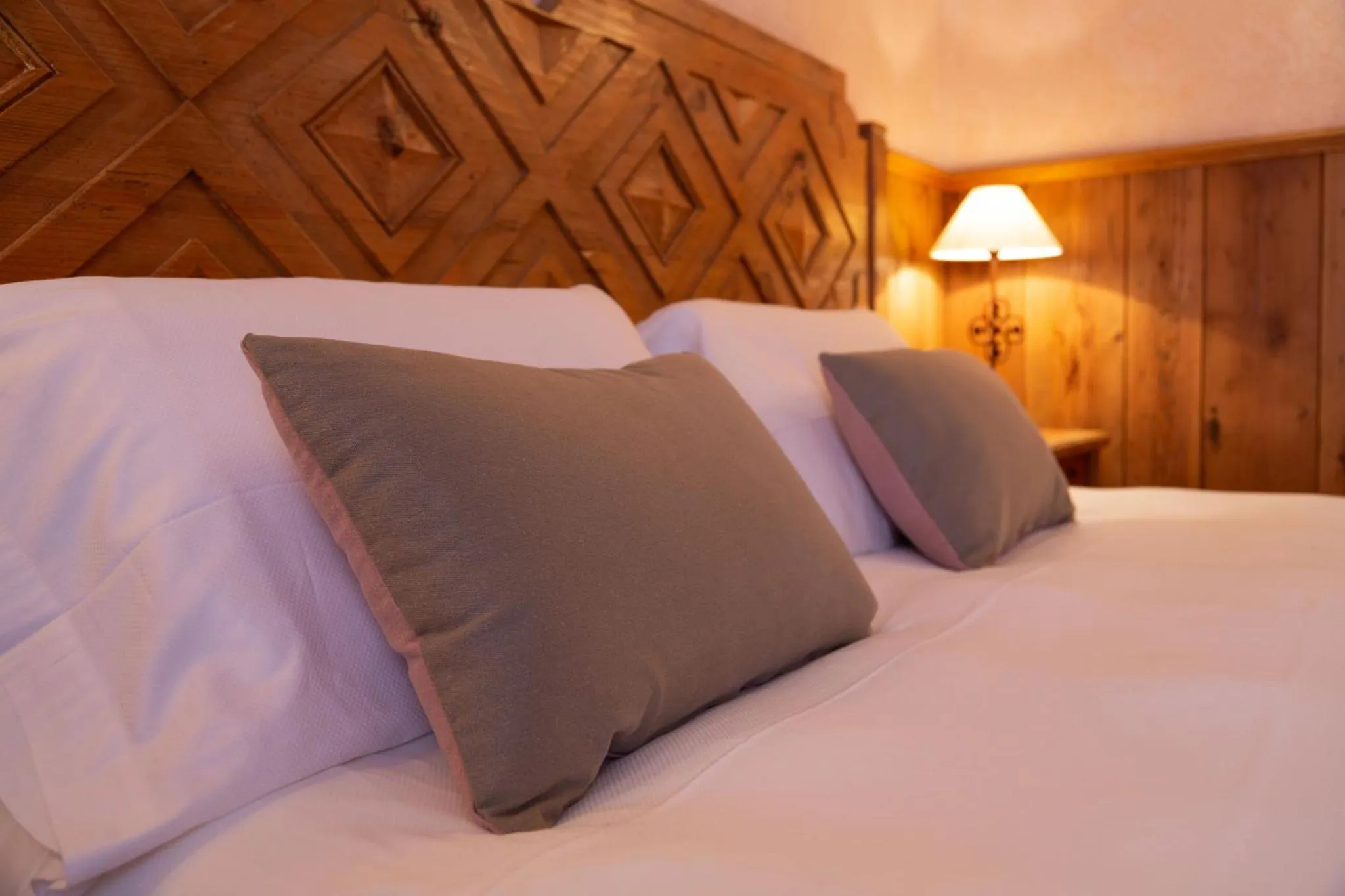 Bed in HOTEL BOUTON D'OR Courmayeur