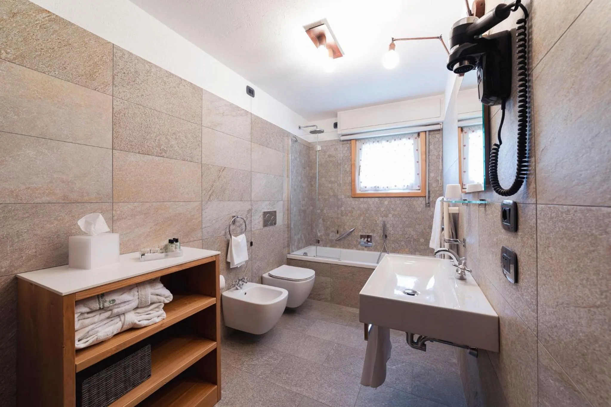 Shower in HOTEL BOUTON D'OR Courmayeur