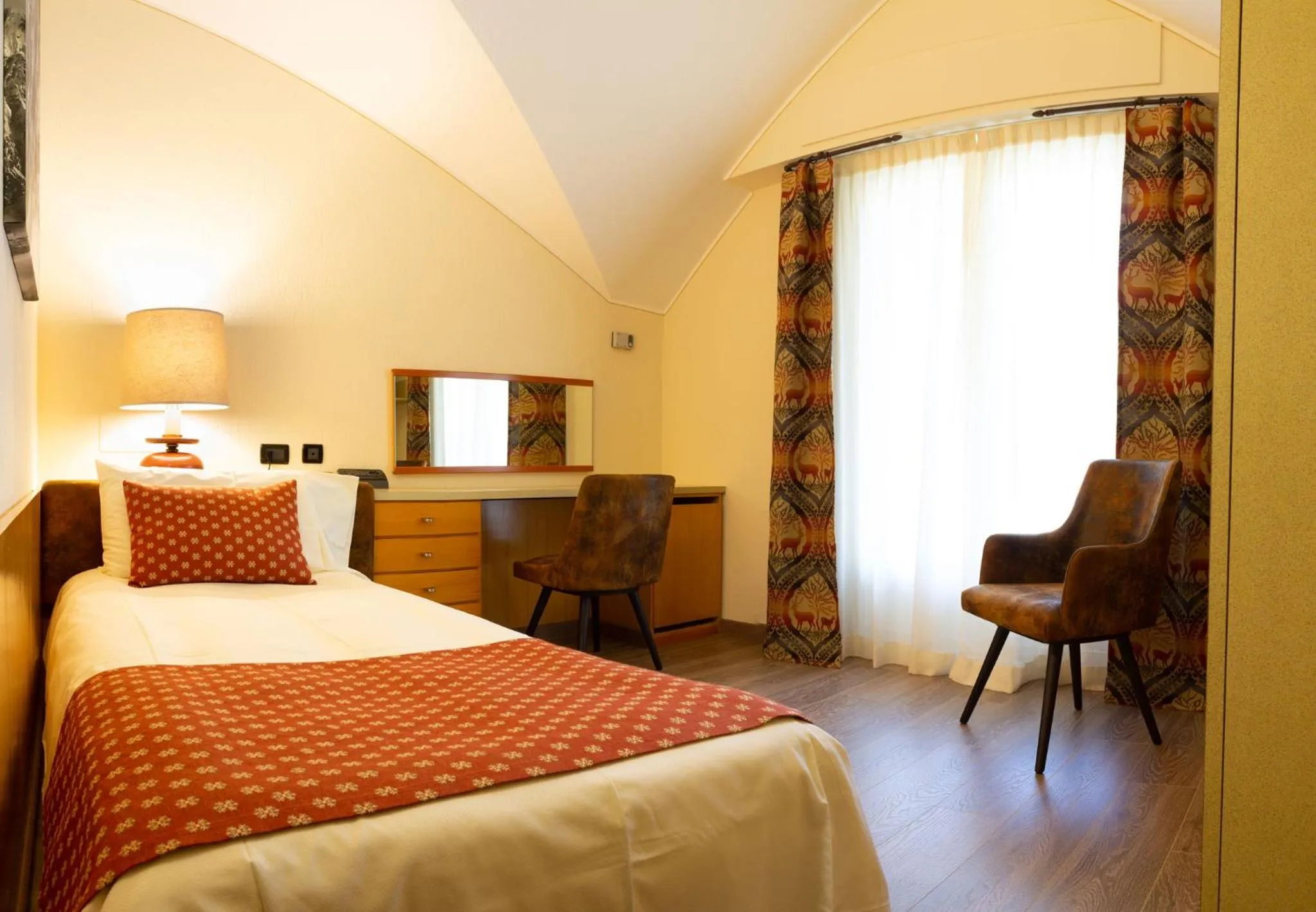 Bed in HOTEL BOUTON D'OR Courmayeur