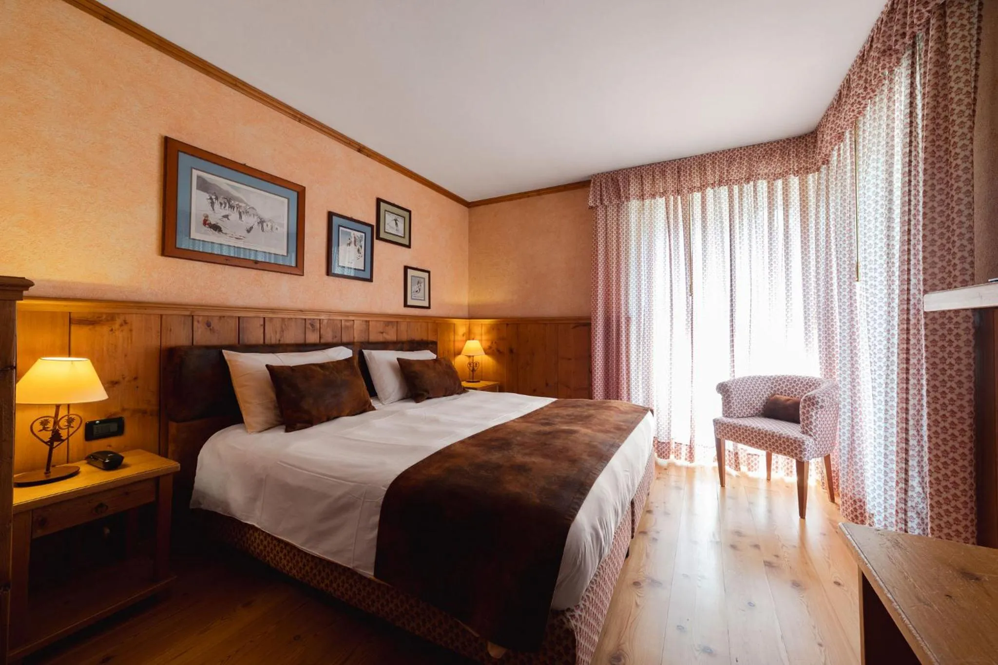 Bed in HOTEL BOUTON D'OR Courmayeur