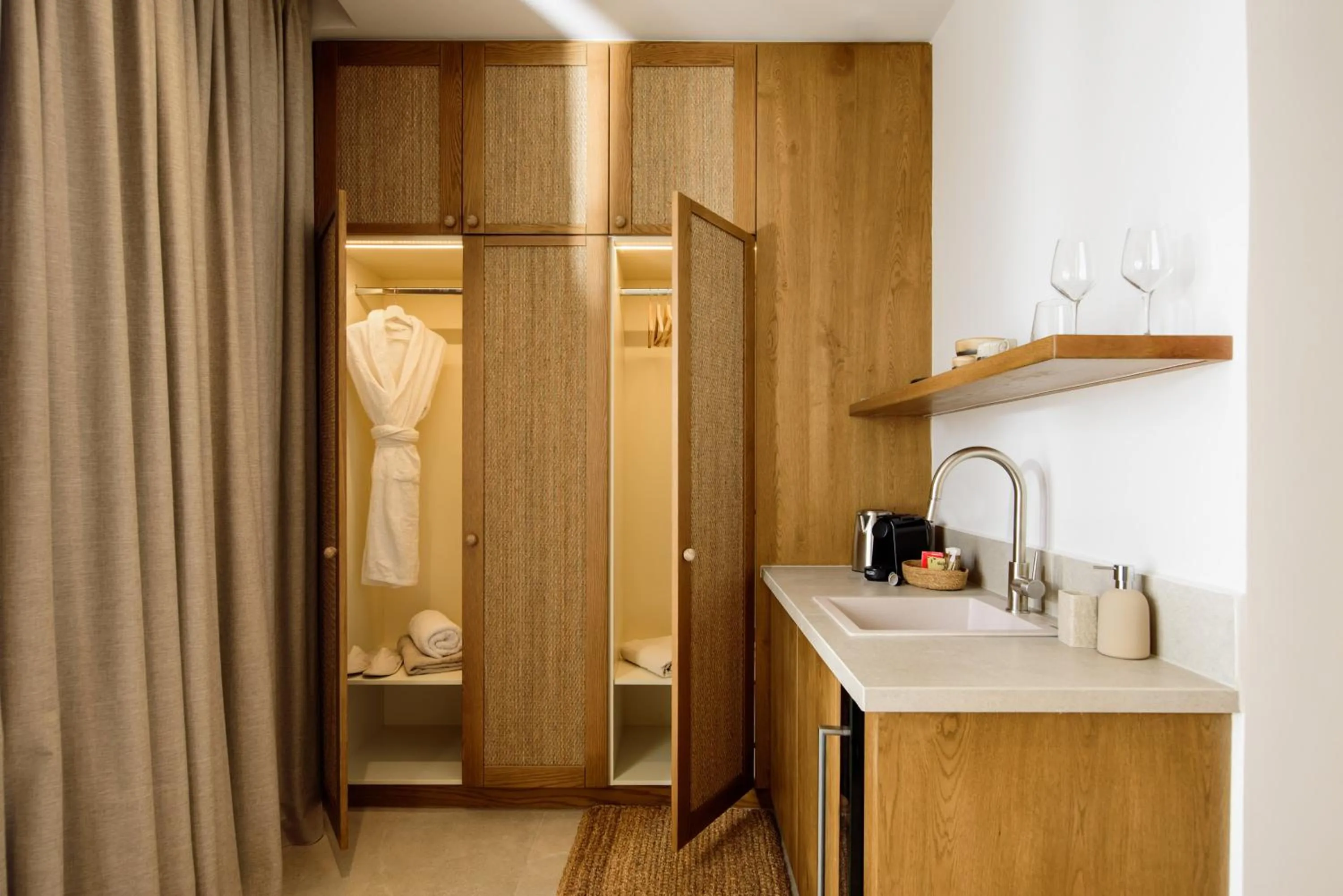 Kitchen or kitchenette in Lithi Luxury Retreat