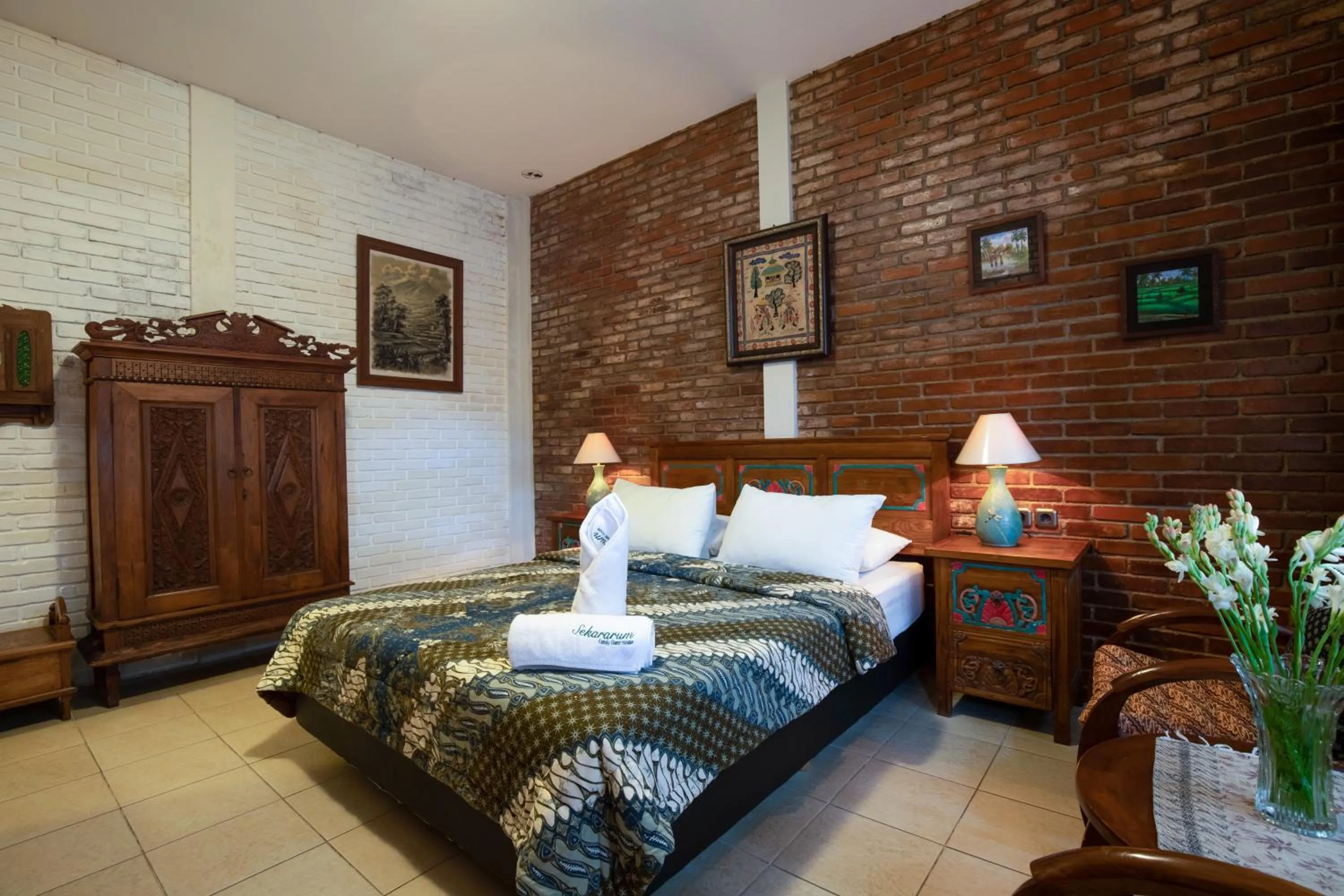 Bed in Sekararum Butik Syariah Guesthouse