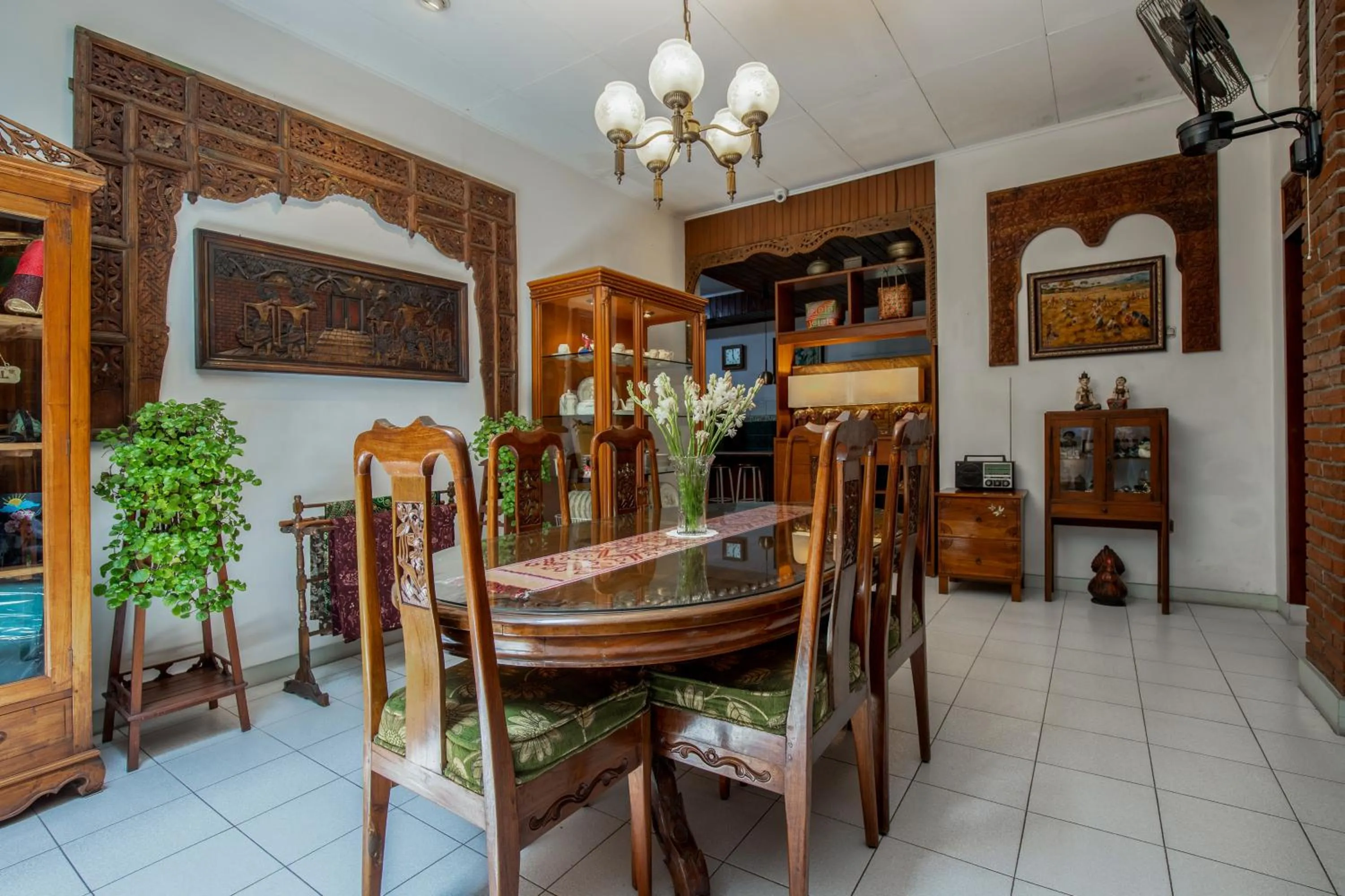 Dining area in Sekararum Butik Syariah Guesthouse