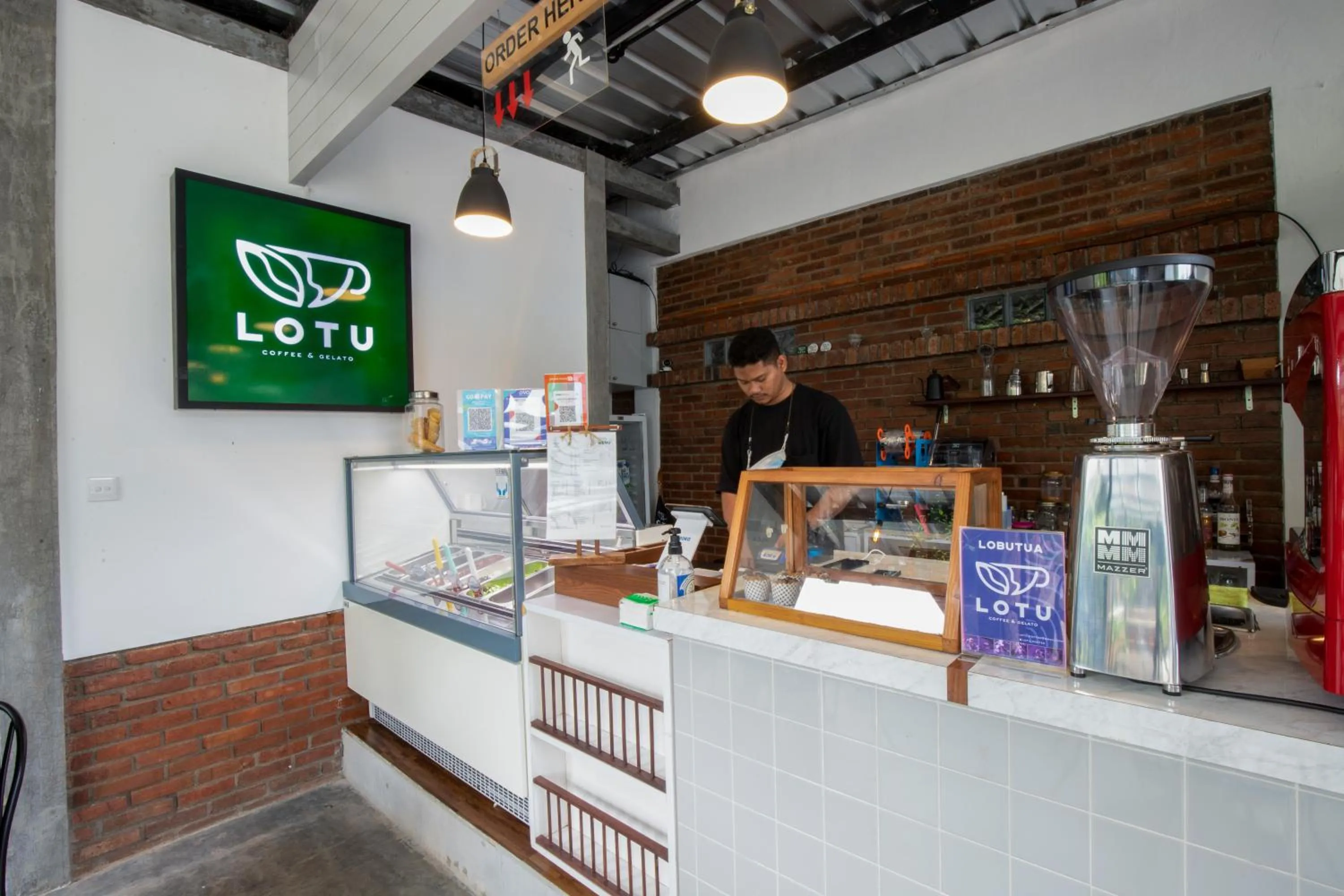 Restaurant/places to eat in Sekararum Butik Syariah Guesthouse