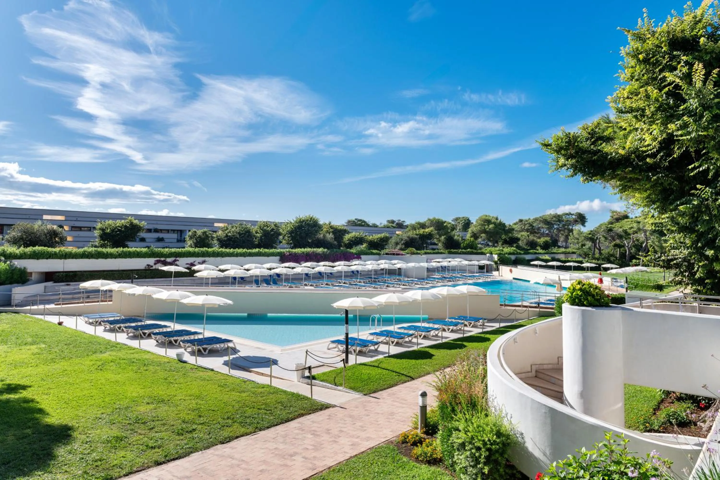 Swimming pool in VOI Alimini Resort