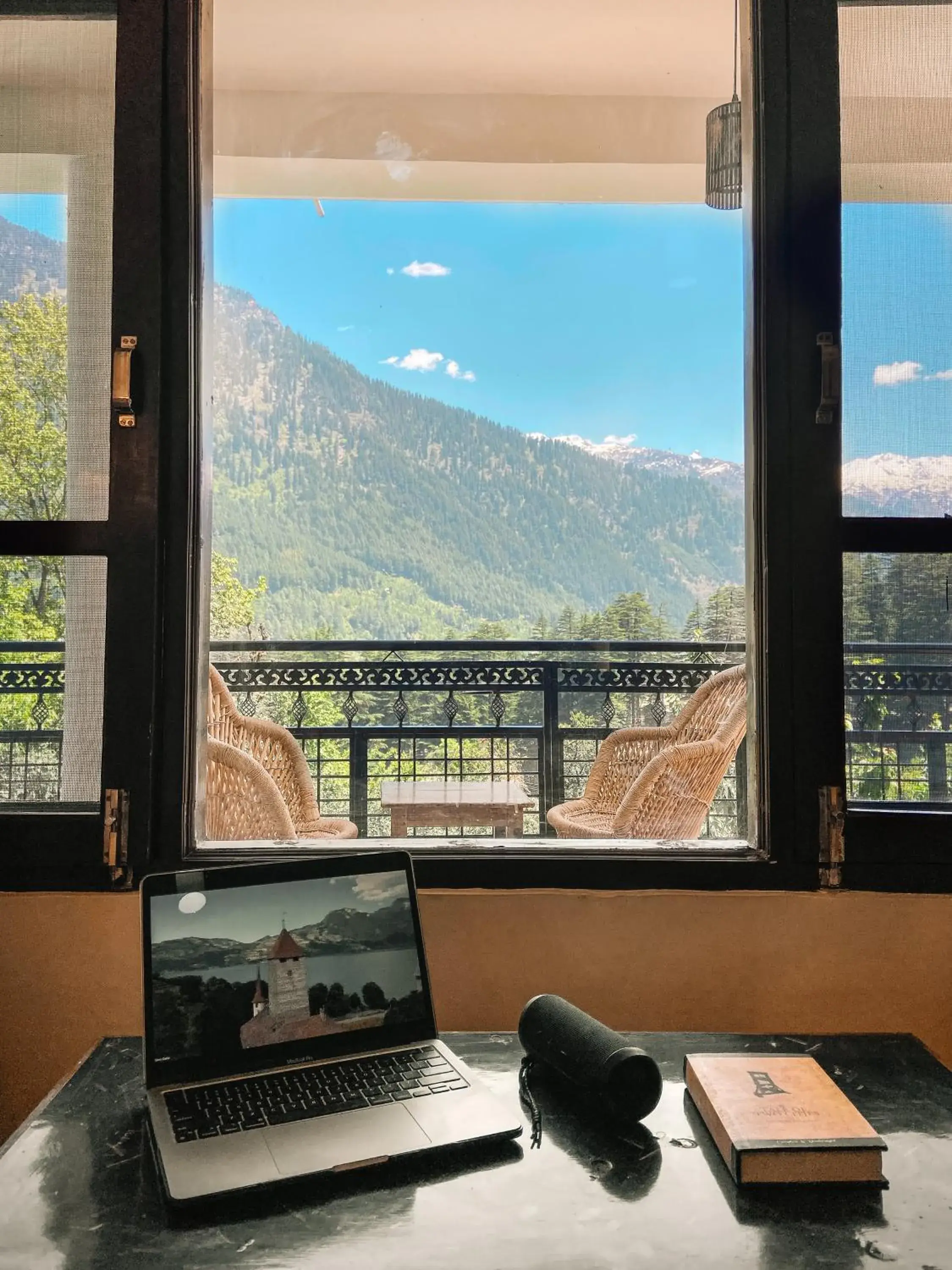 Superior King Room in Jungle by sturmfrei Manali Superior King Room in Jungle by sturmfrei Manali