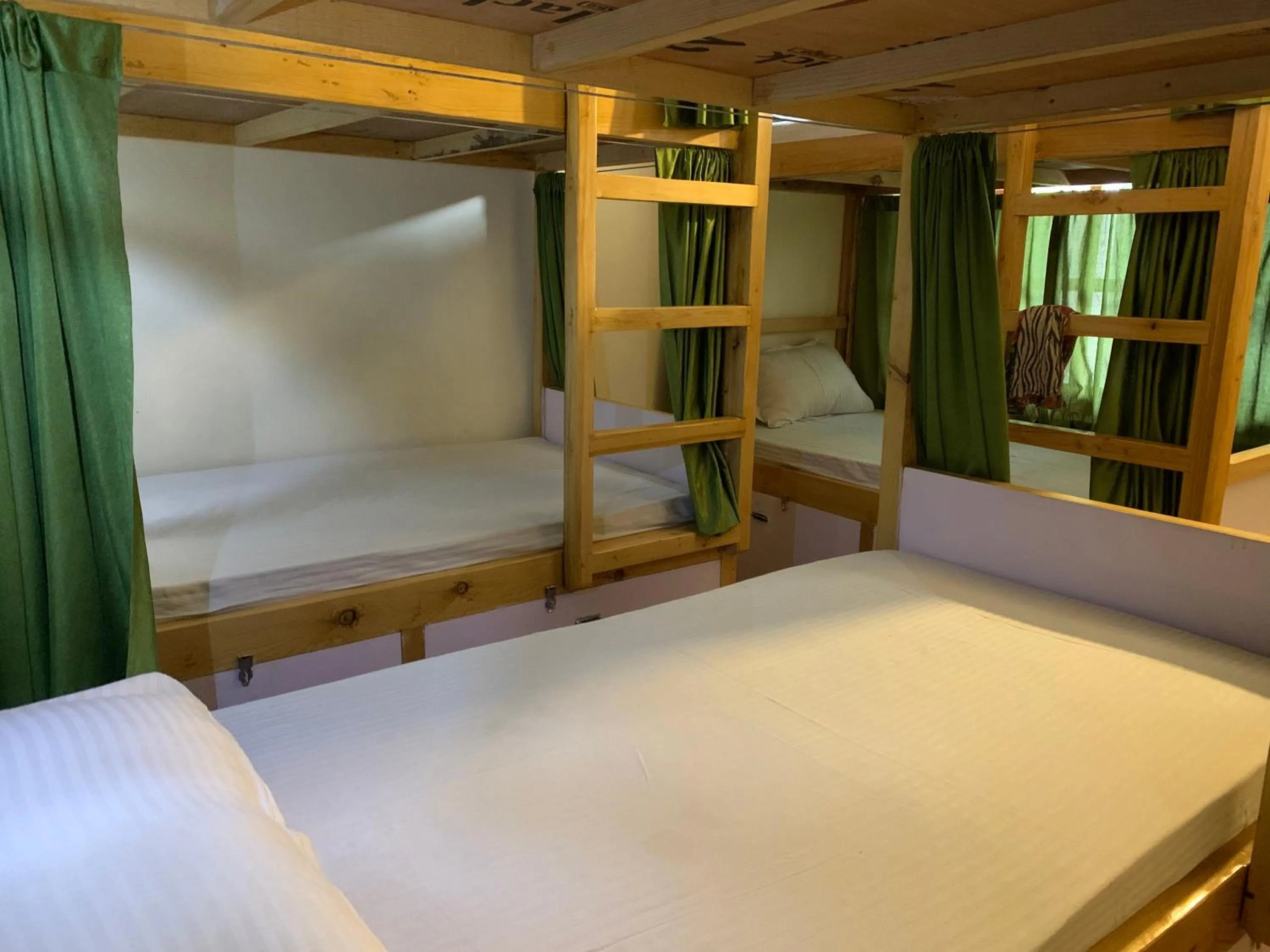 Bed in Jungle by sturmfrei Manali