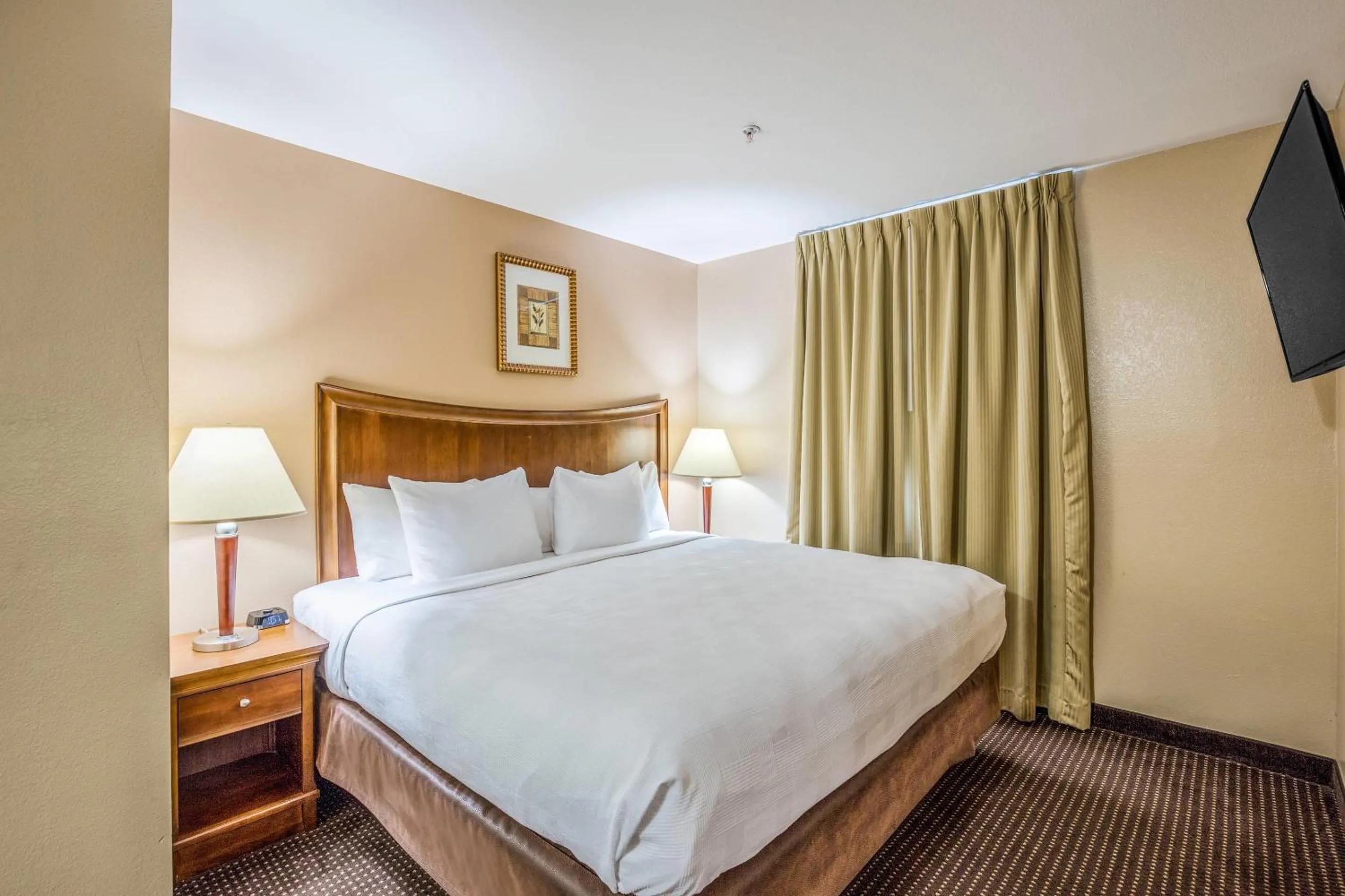 Bedroom, Bed in MainStay Suites Port Saint Joe South