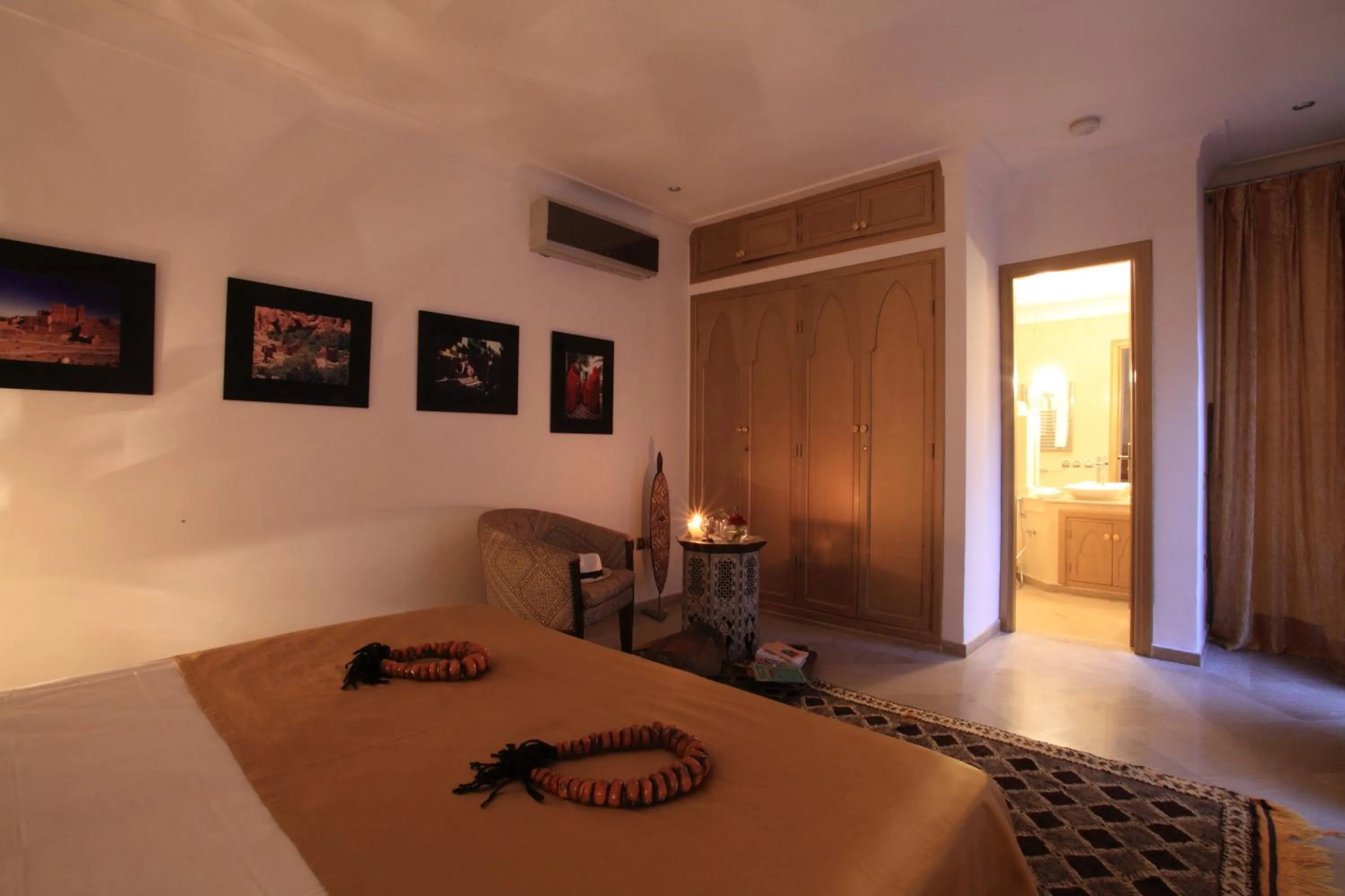 Decorative detail, Bed in Riad Infinity Sea