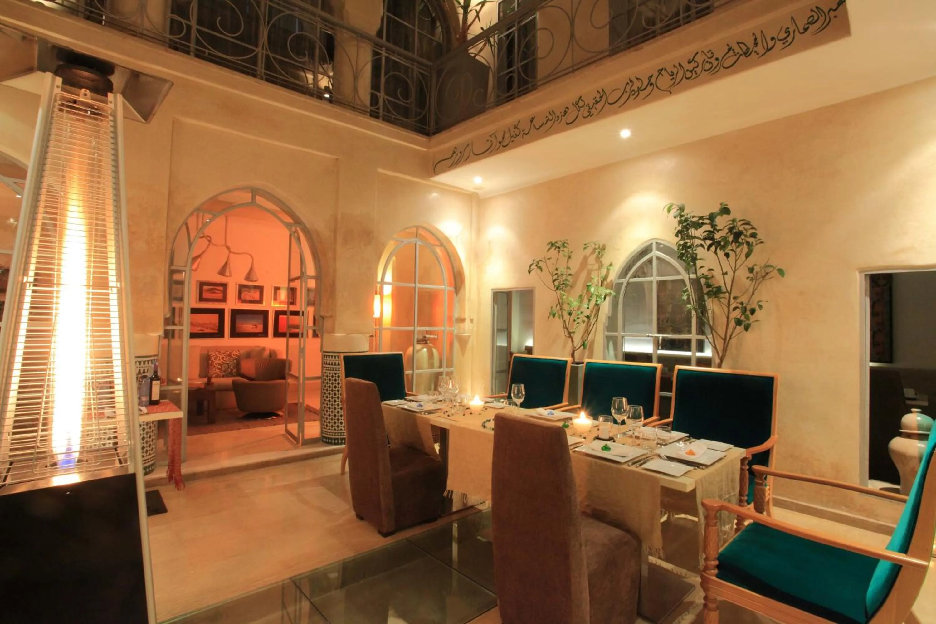 Restaurant/places to eat in Riad Infinity Sea