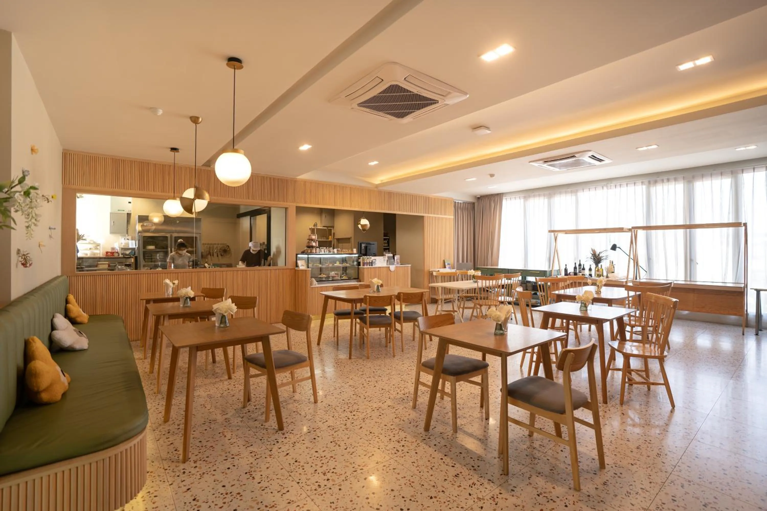 Restaurant/places to eat in The Rise Suites Hotel, Chiang Mai - SHA Extra Plus
