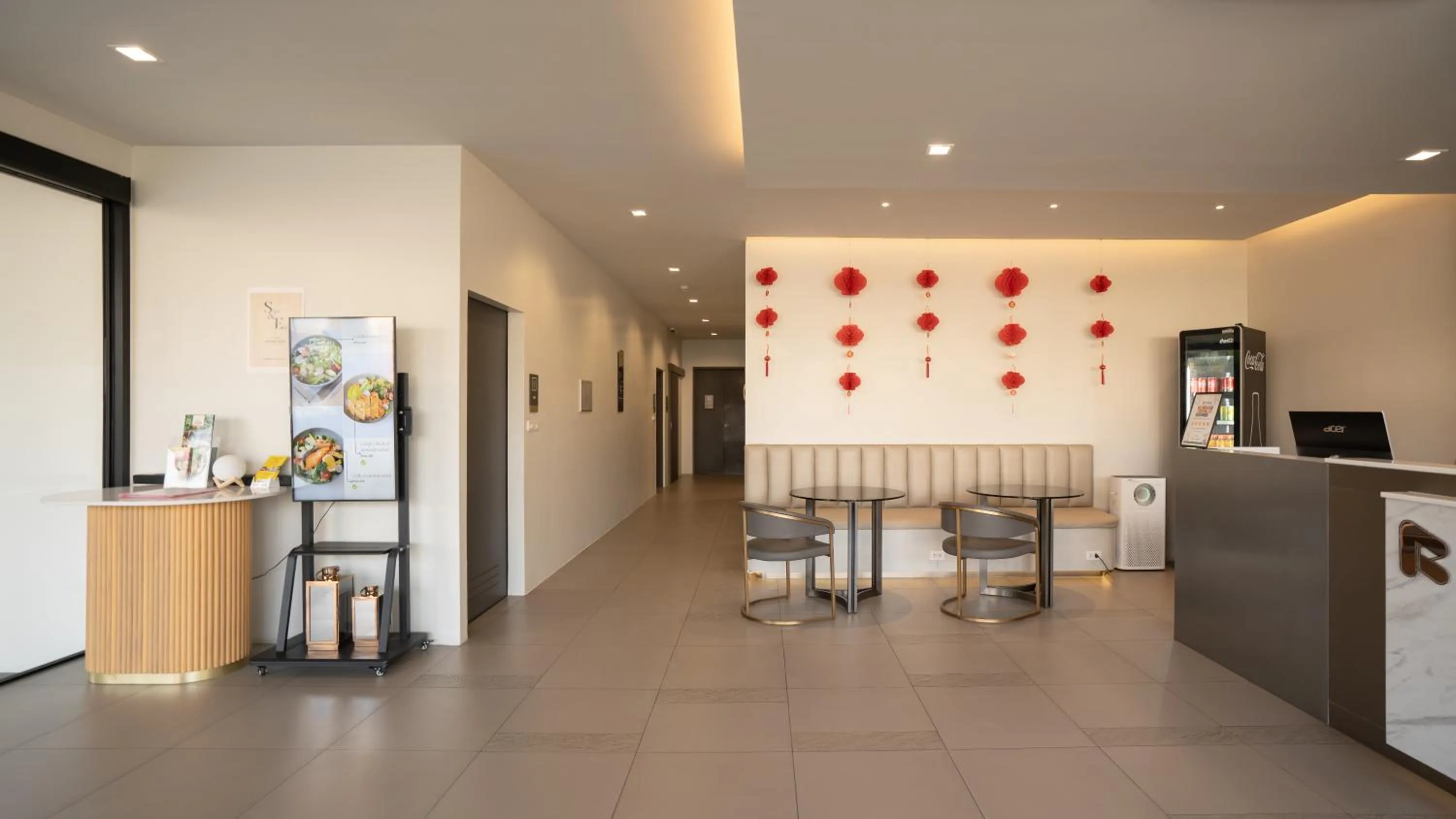 Lobby or reception in The Rise Suites Hotel, Chiang Mai - SHA Extra Plus