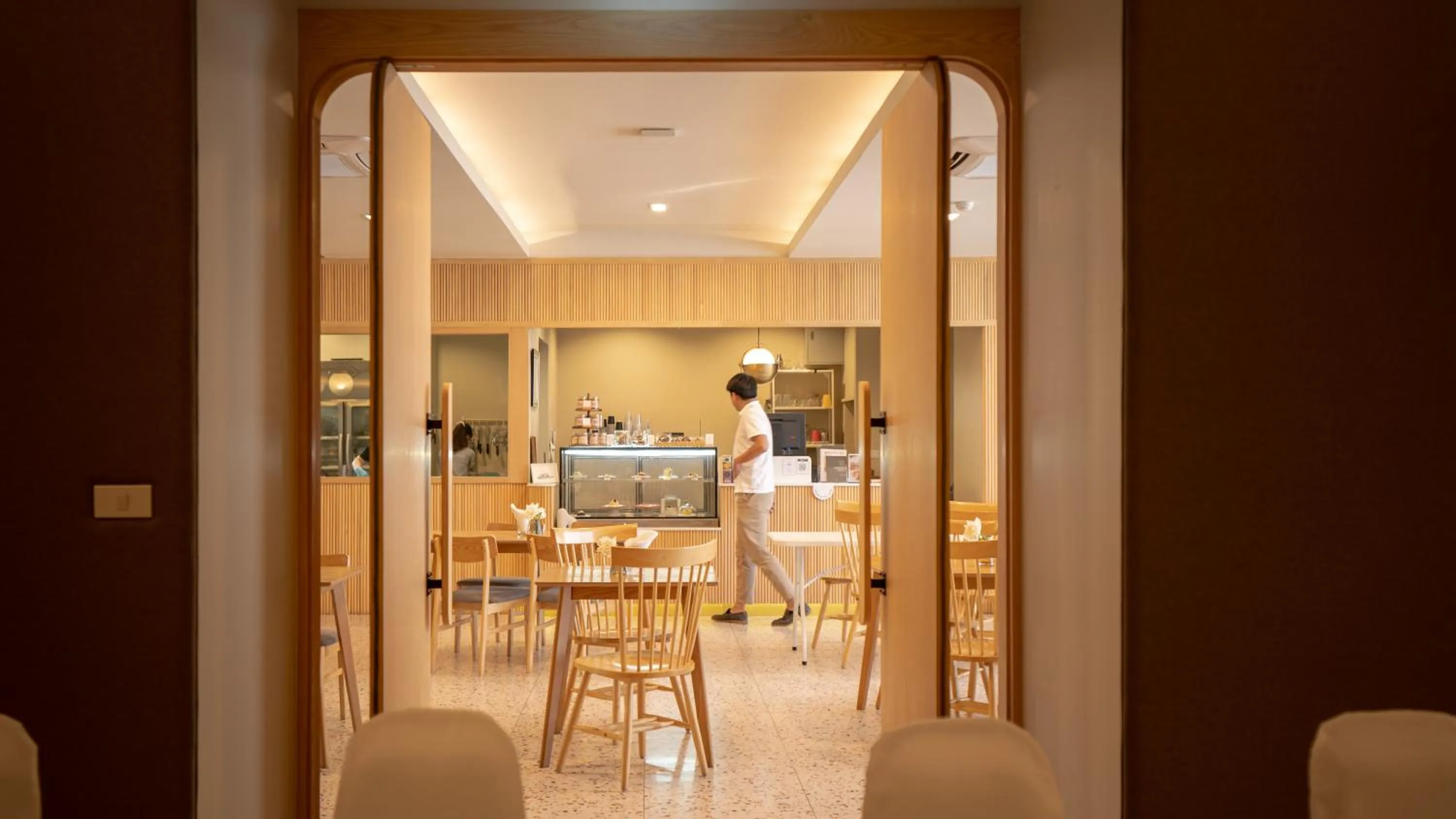 Restaurant/places to eat in The Rise Suites Hotel, Chiang Mai - SHA Extra Plus