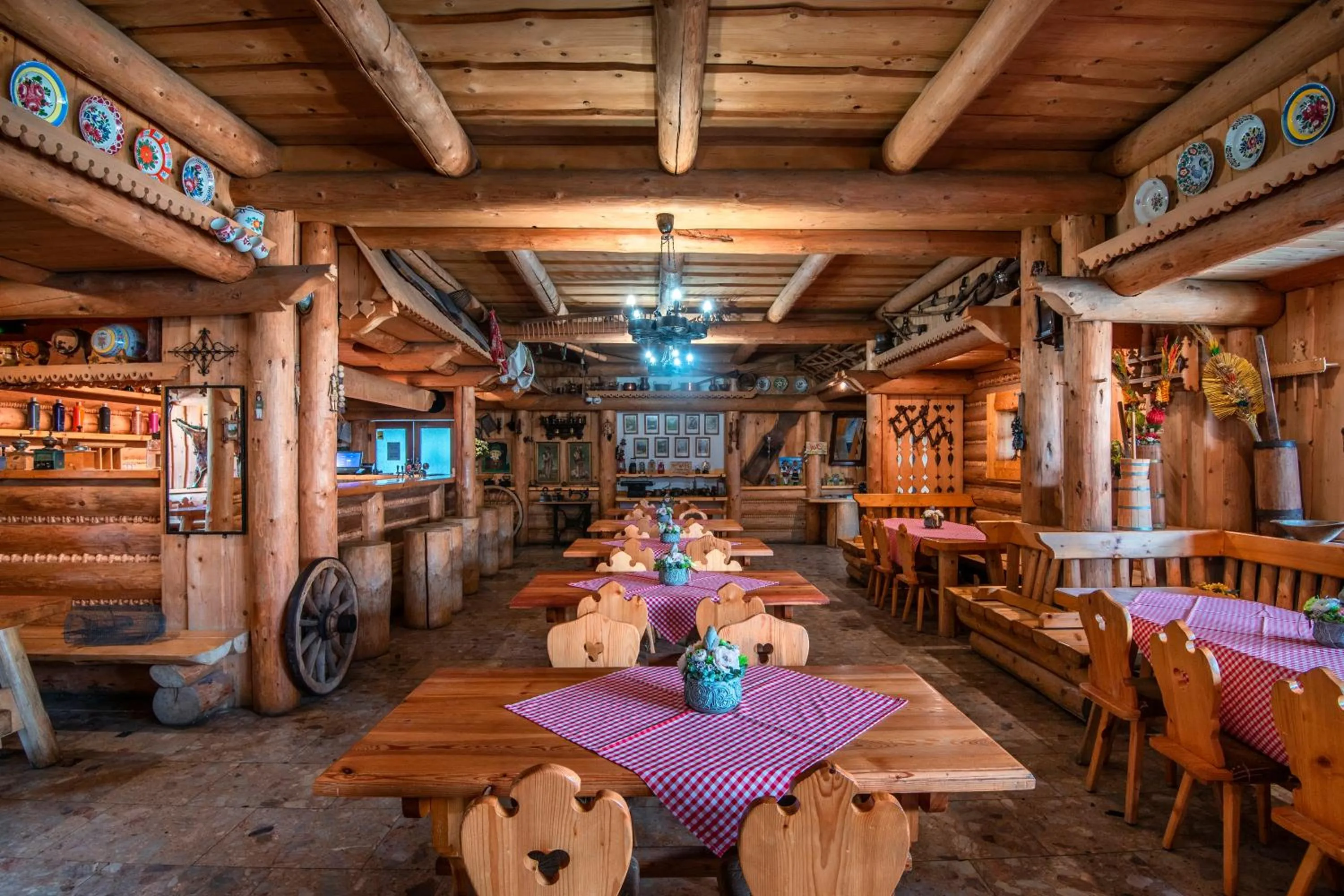 Restaurant/places to eat in SOVA Hotel&Restaurant