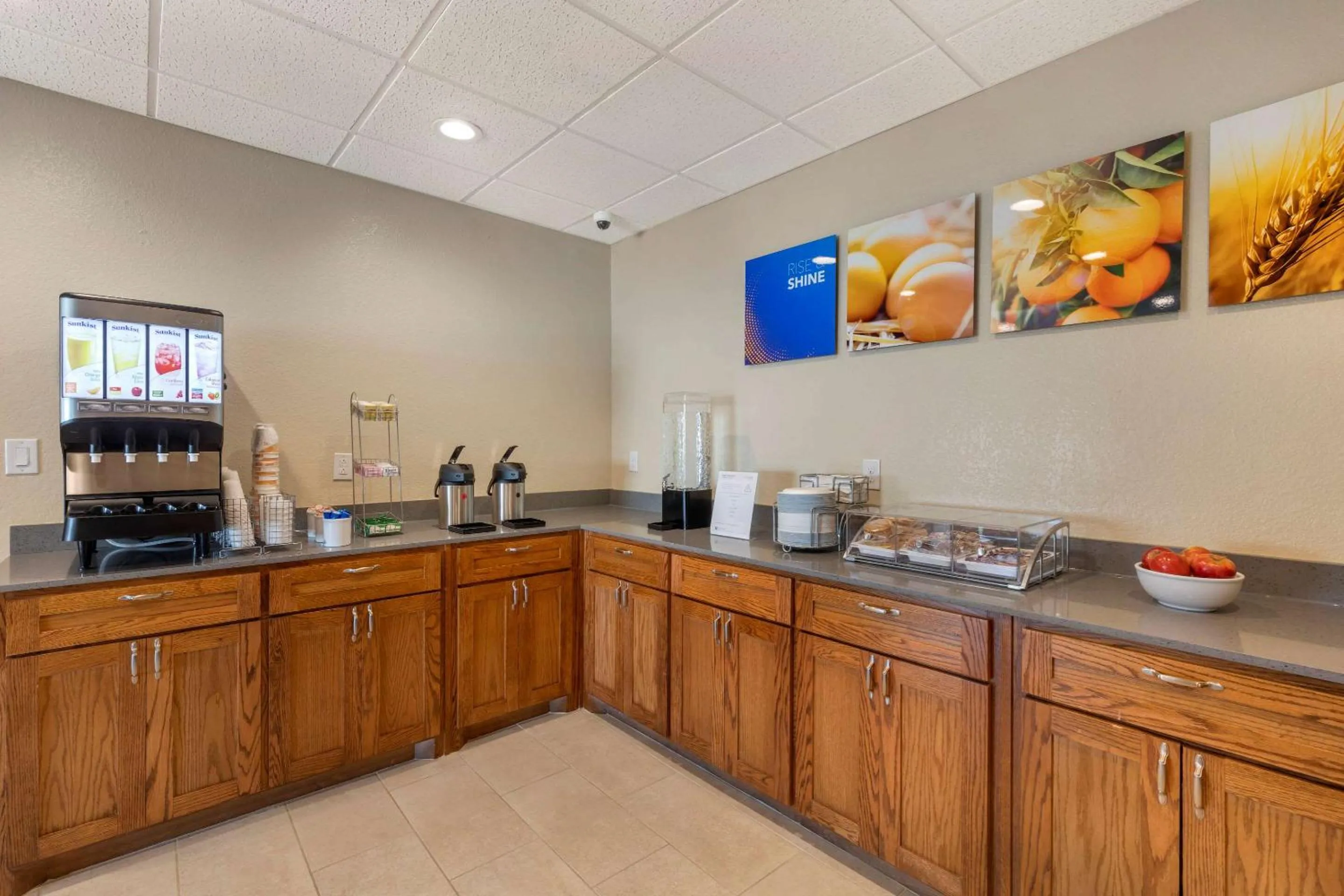 Restaurant/places to eat in Comfort Inn & Suites Euless DFW West