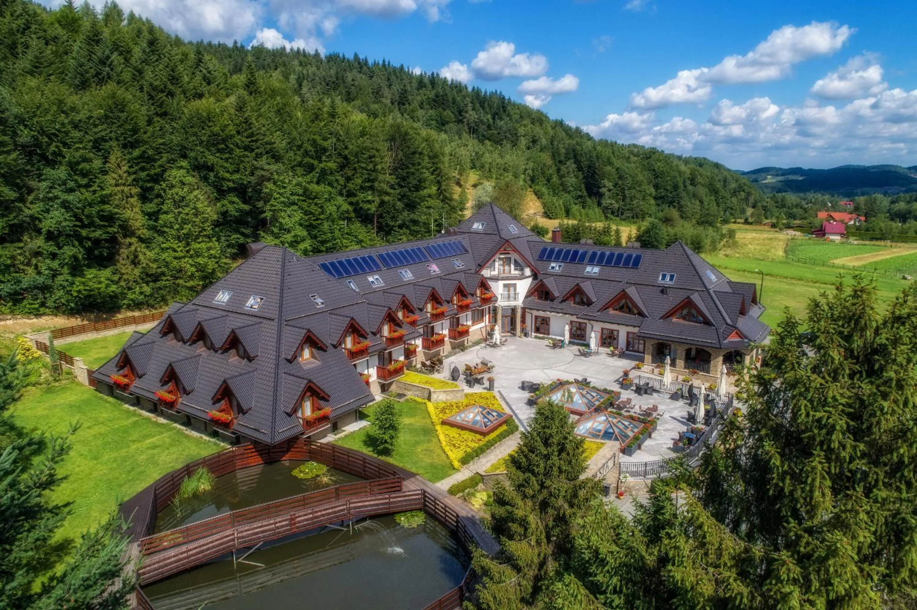Property building in Hotel & SPA Czarny Groń