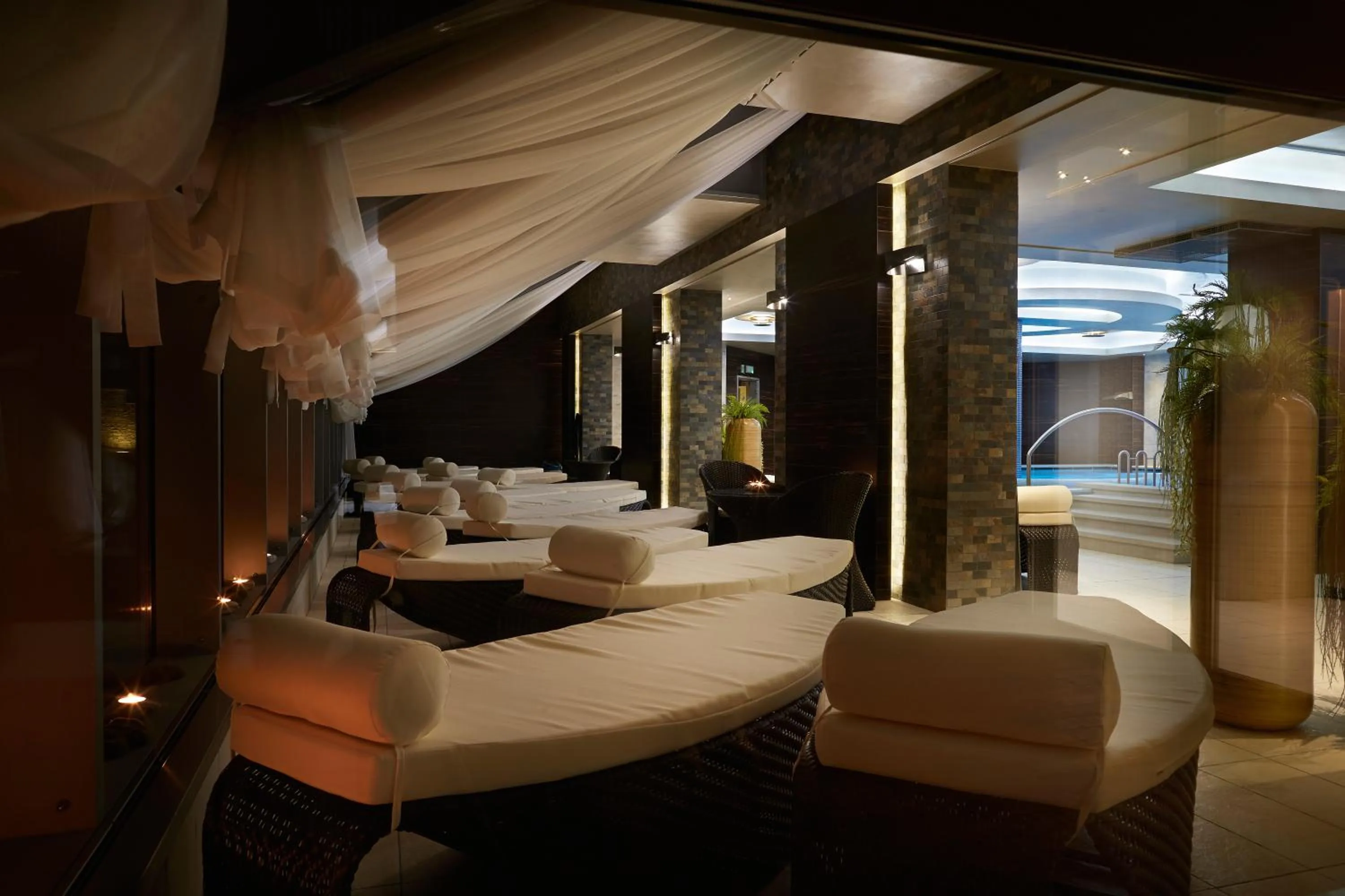 Swimming pool in Hotel & SPA Czarny Groń