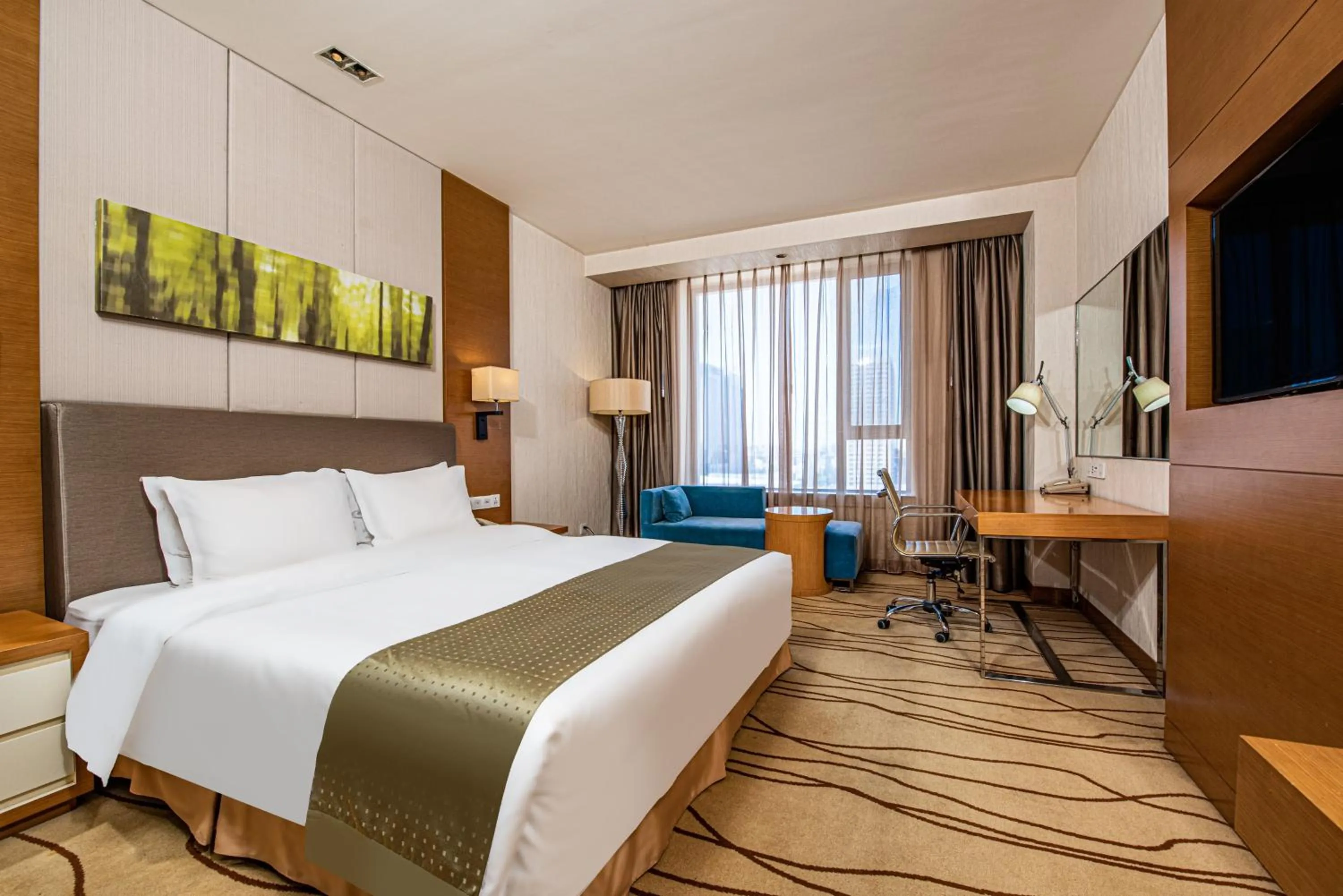 Photo of the whole room, Bed in Holiday Inn Panjin Aqua City by IHG