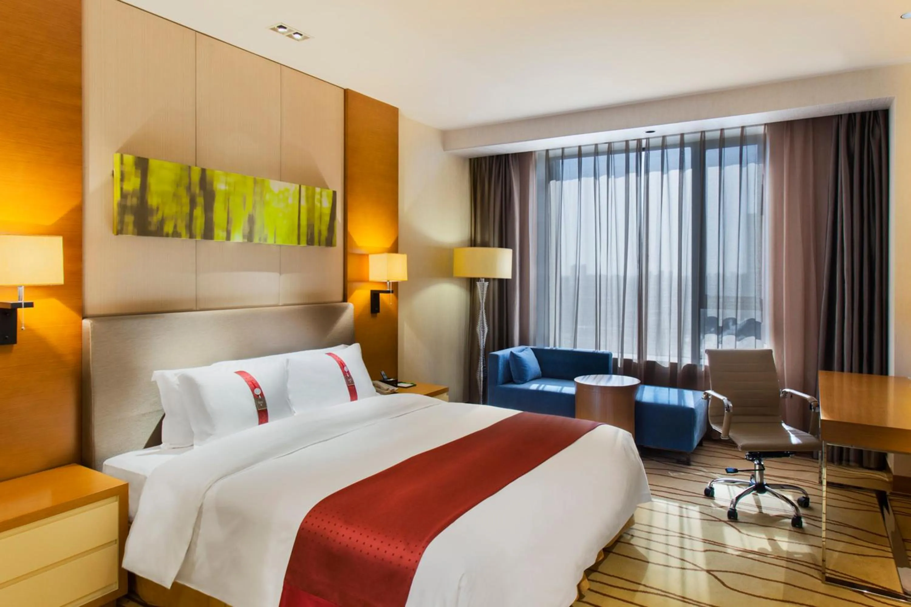 Photo of the whole room, Bed in Holiday Inn Panjin Aqua City by IHG