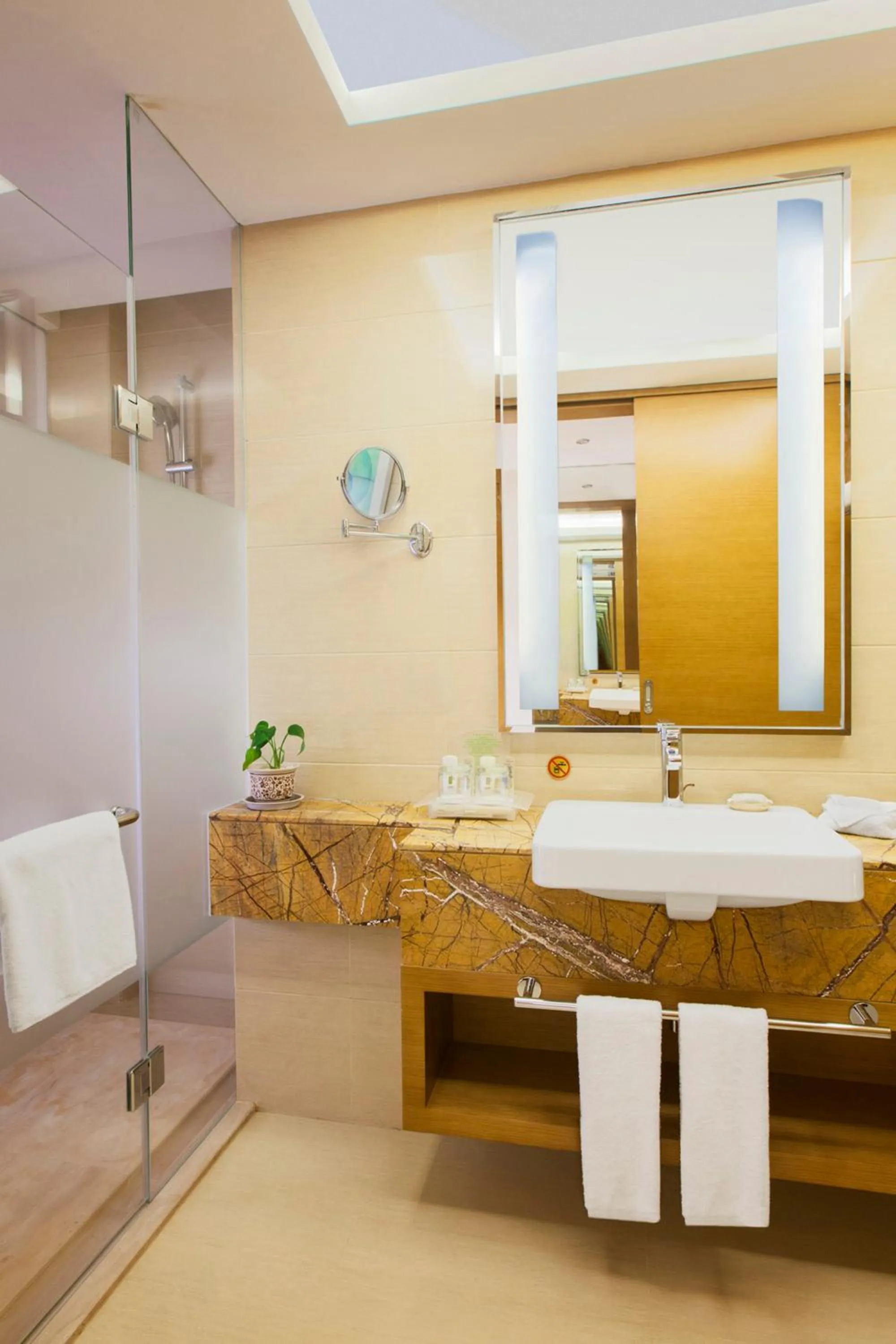 Photo of the whole room in Holiday Inn Panjin Aqua City by IHG