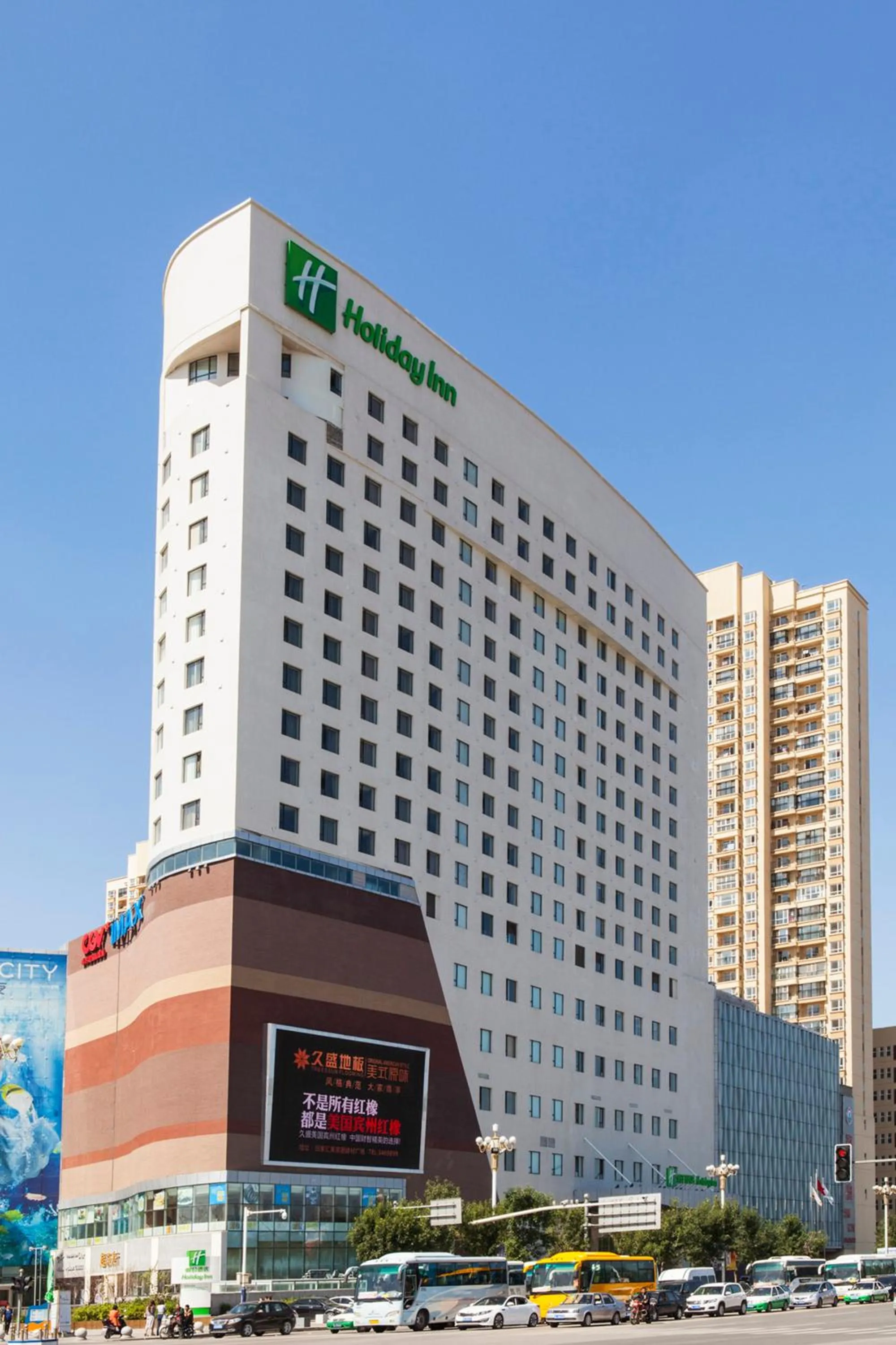 Property building in Holiday Inn Panjin Aqua City by IHG