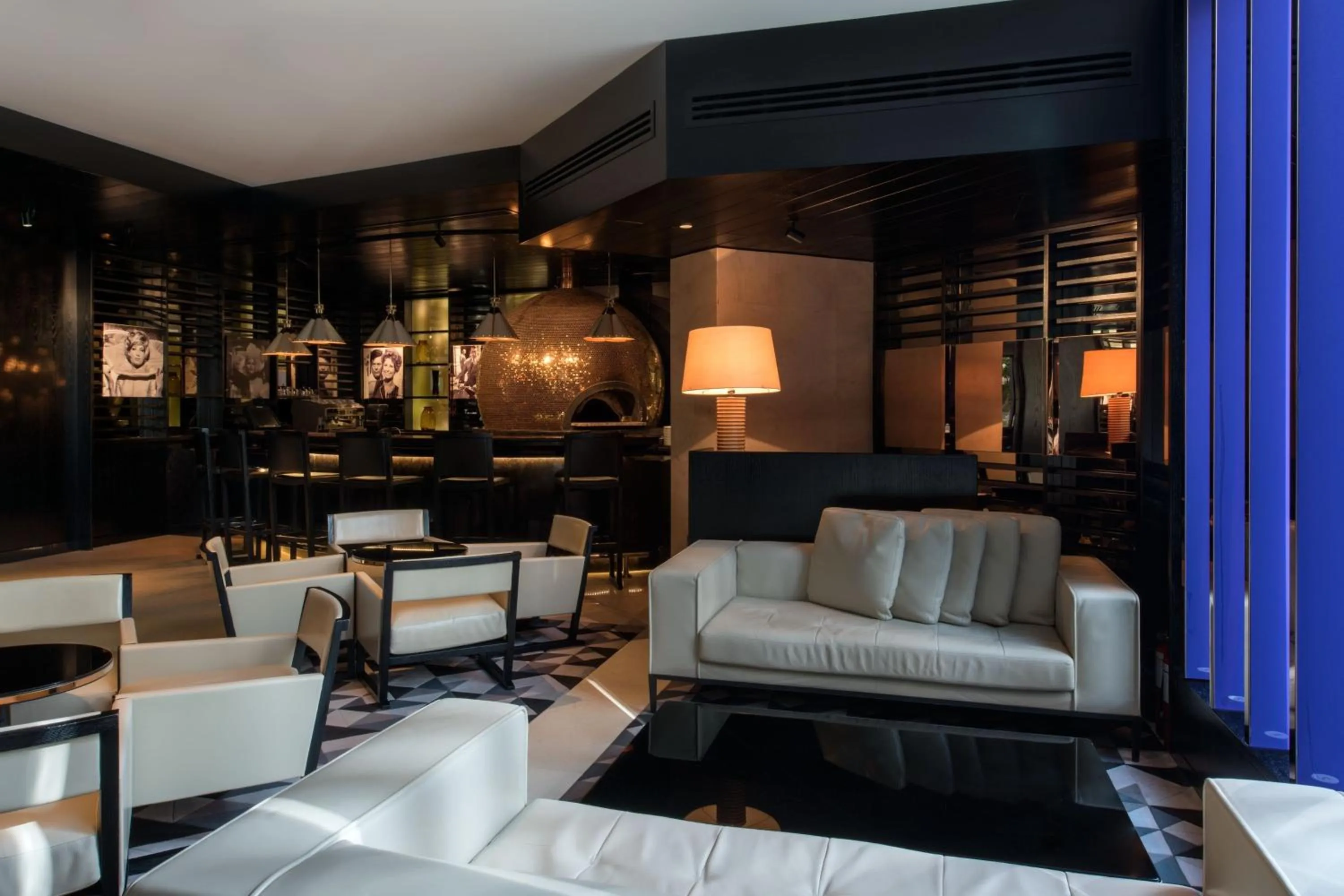 Restaurant/places to eat in W Doha