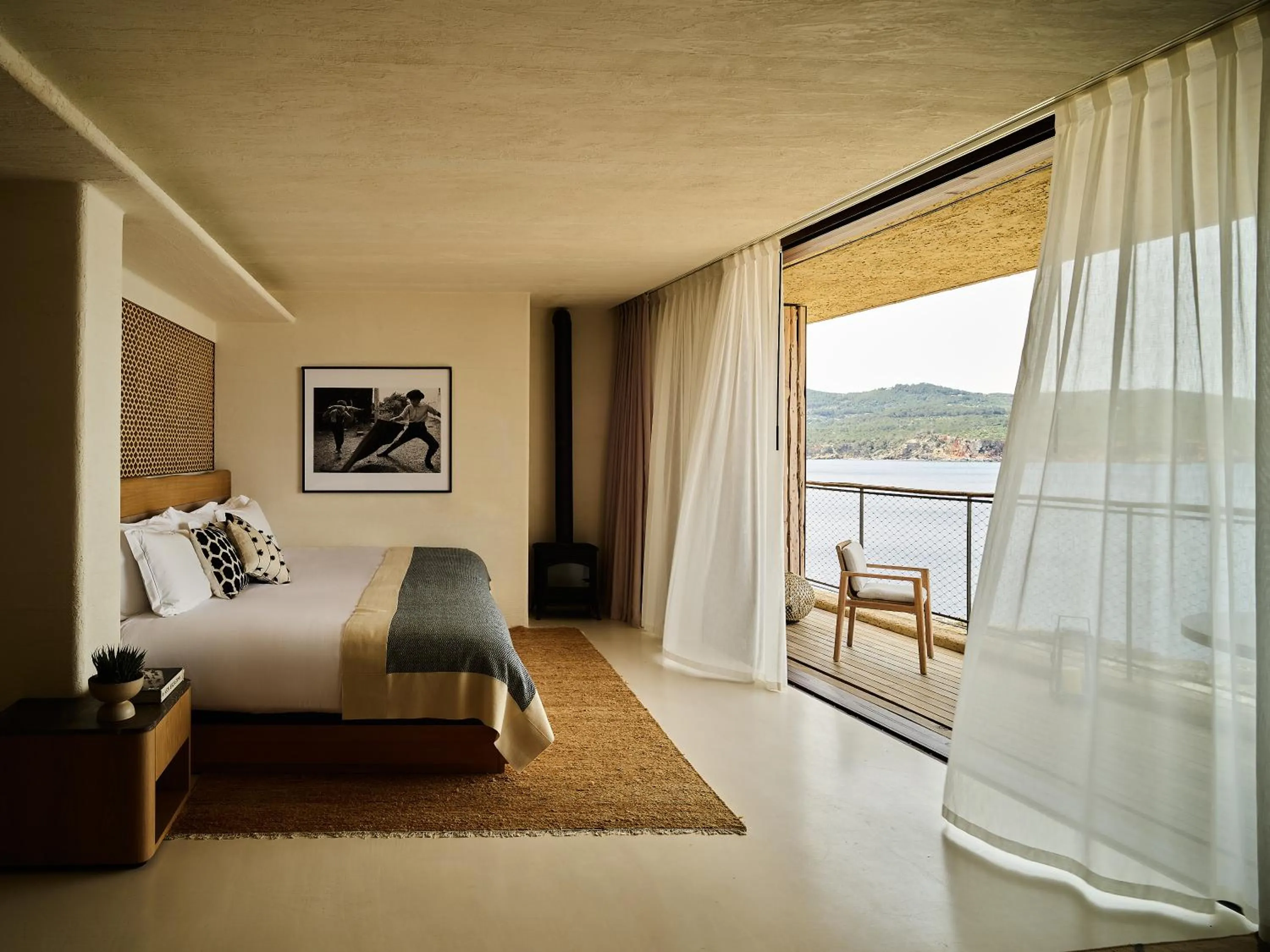 Photo of the whole room, Bed in Six Senses Ibiza