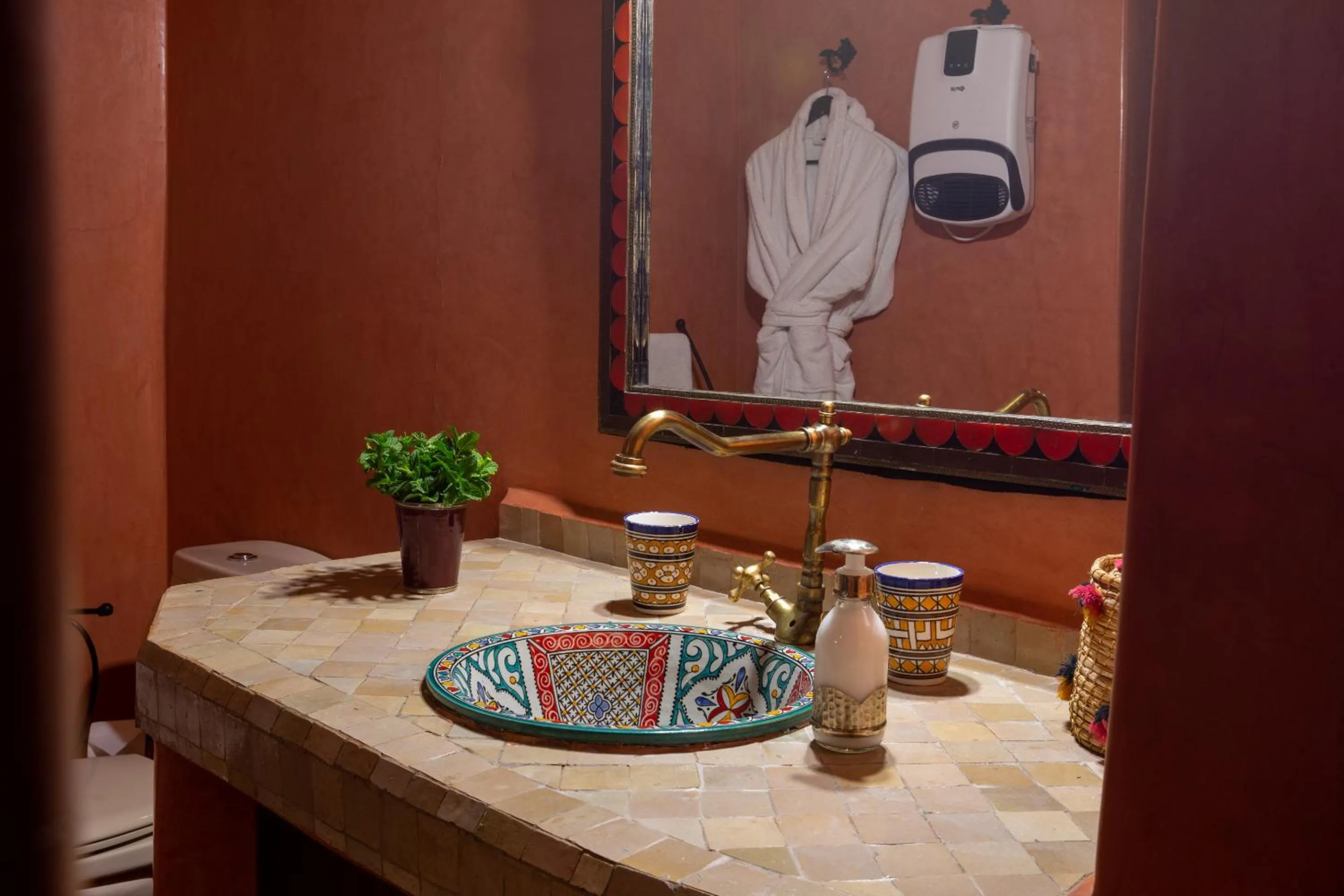 Bathroom in Les Sources berbères Riad & Spa