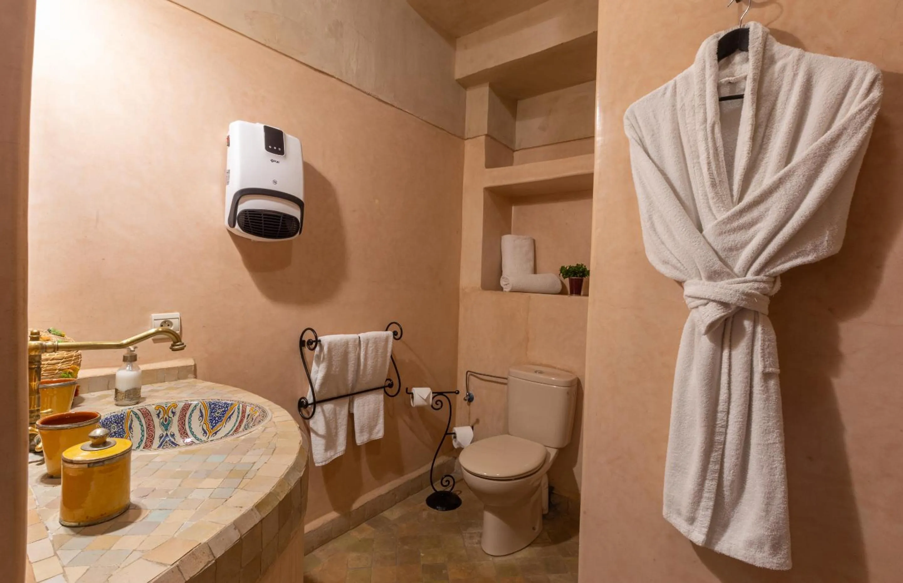 Bathroom in Les Sources berbères Riad & Spa