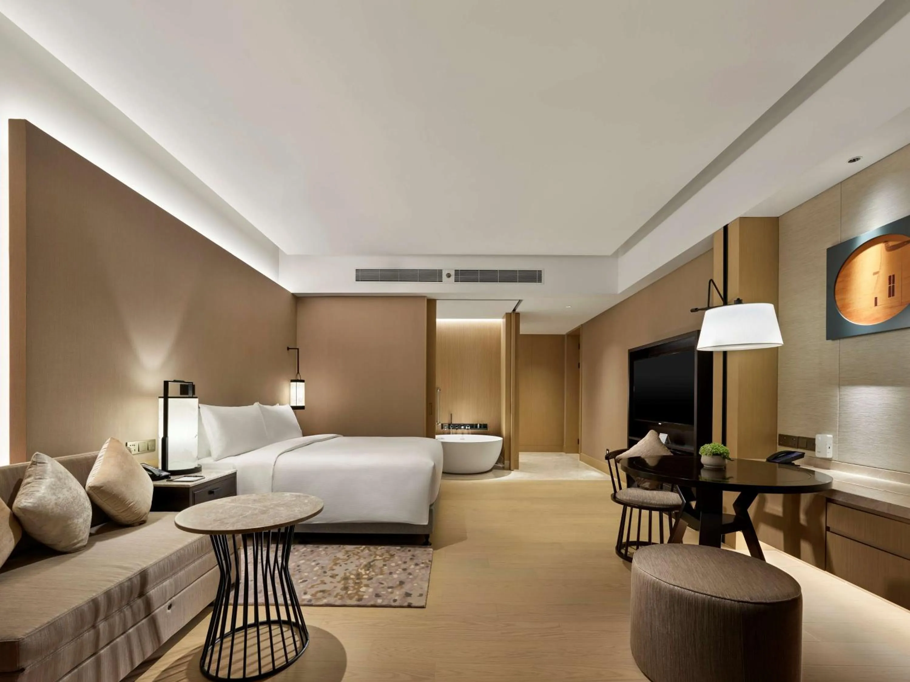 Bathroom, Bed in Hilton Shanghai Songjiang Guangfulin