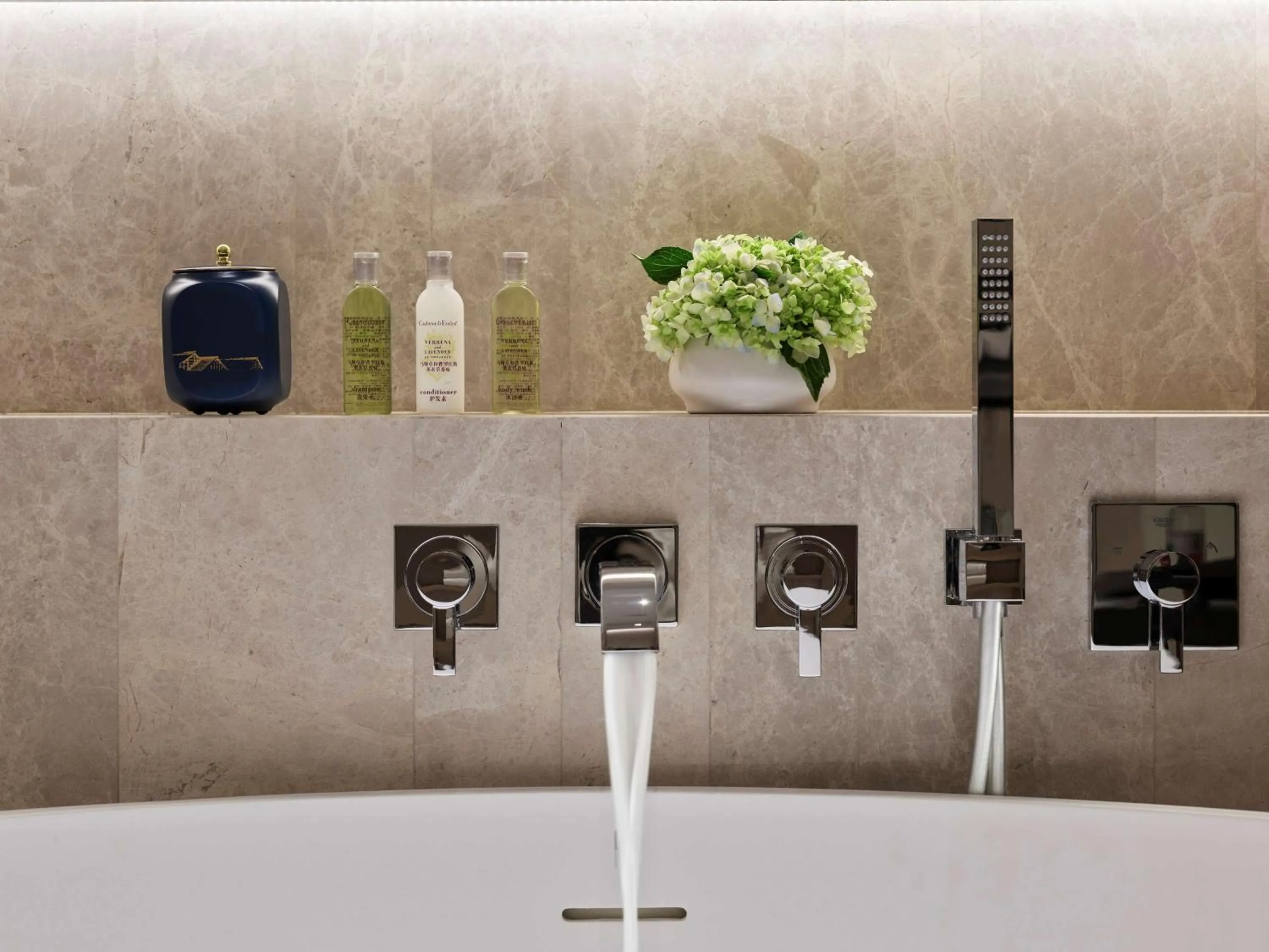 Bathroom in Hilton Shanghai Songjiang Guangfulin