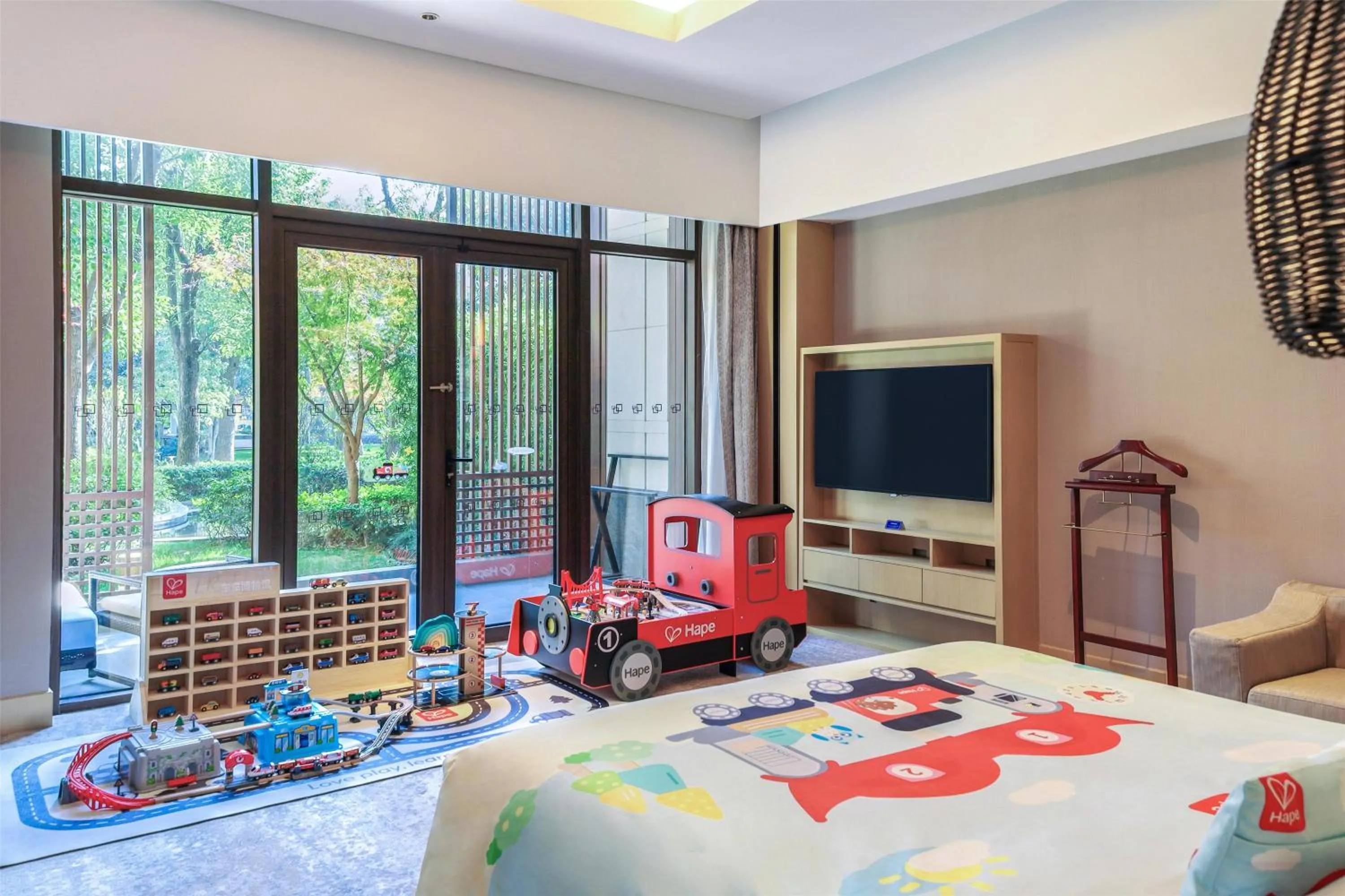 Bed in Hilton Shanghai Songjiang Guangfulin