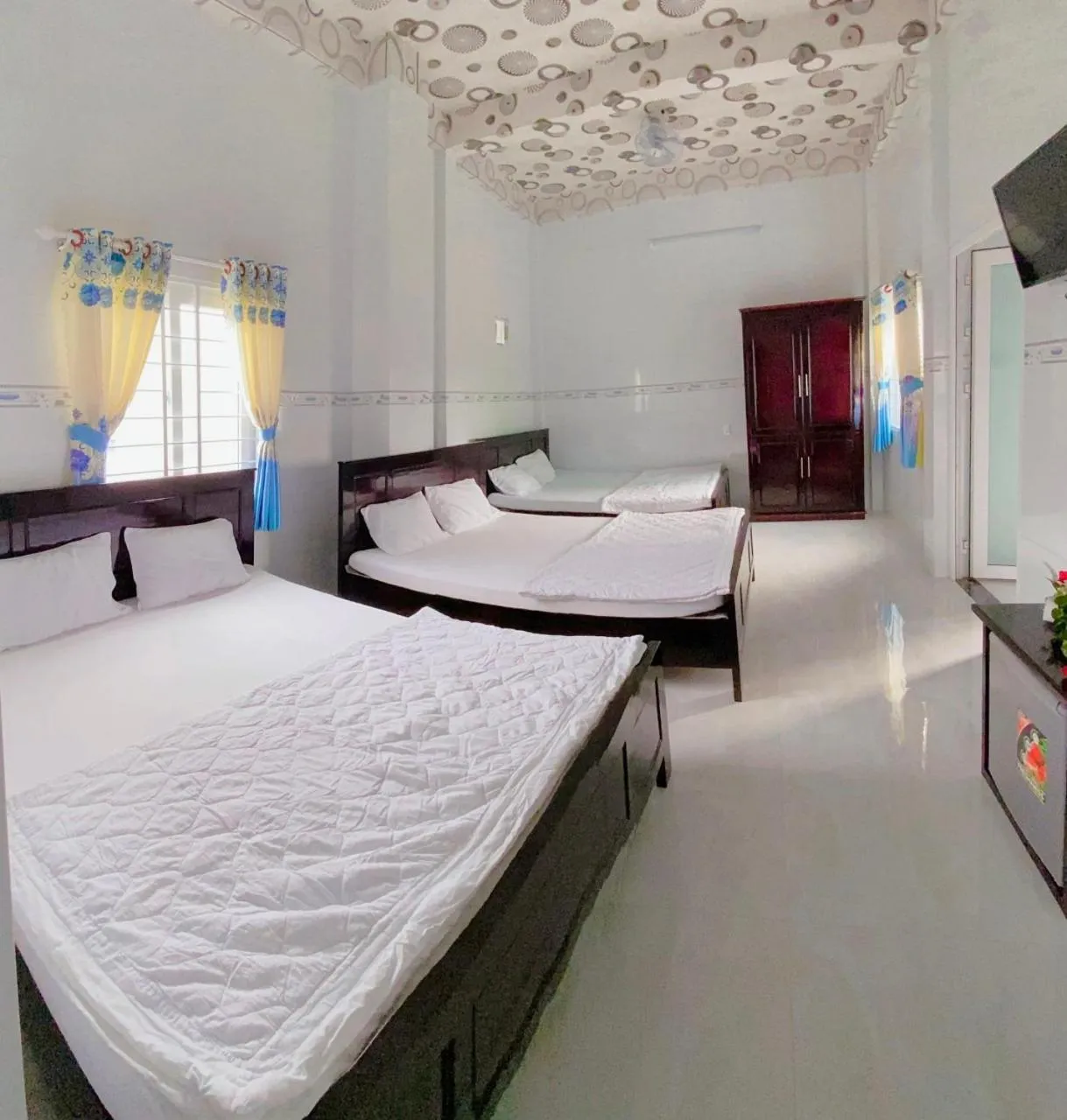 Bed in Thành Trinh hotel đảo Phú Quý