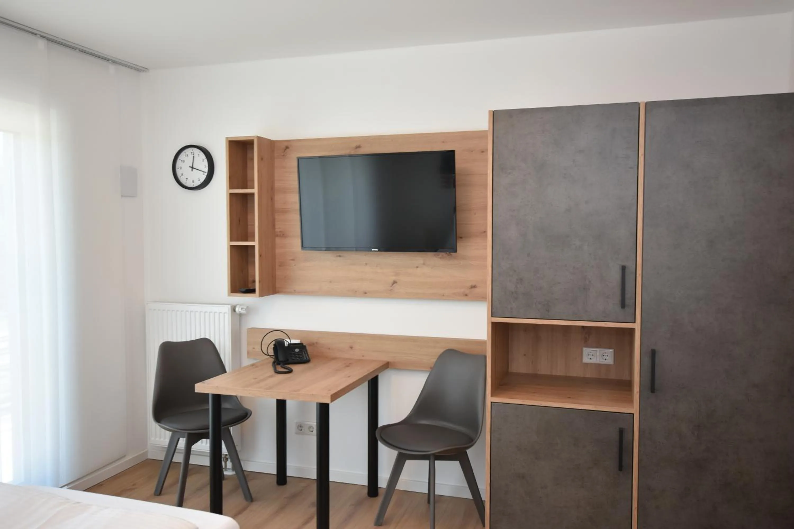 People in Boardinghouse Henschelstraße