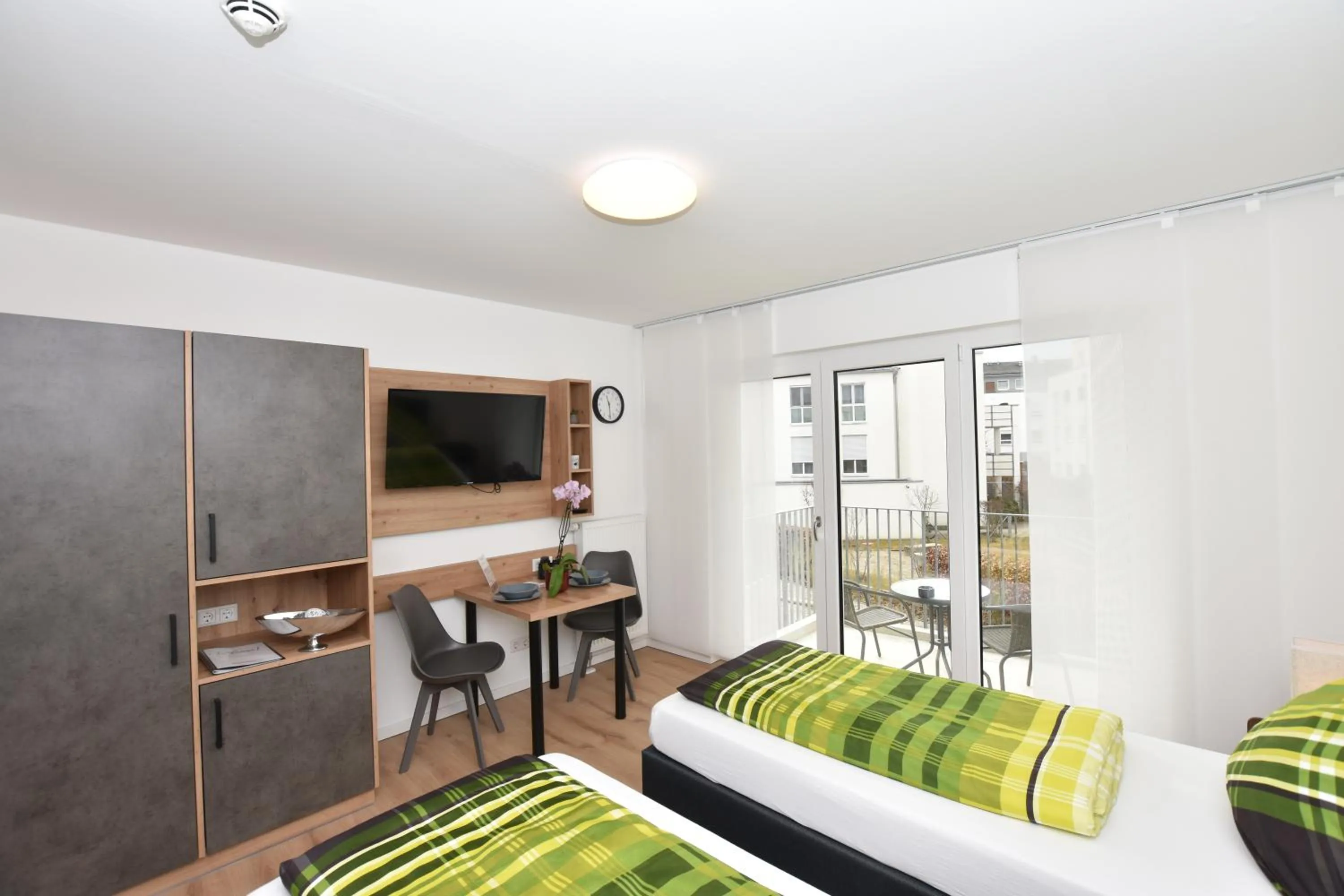 TV and multimedia, Bed in Boardinghouse Henschelstraße