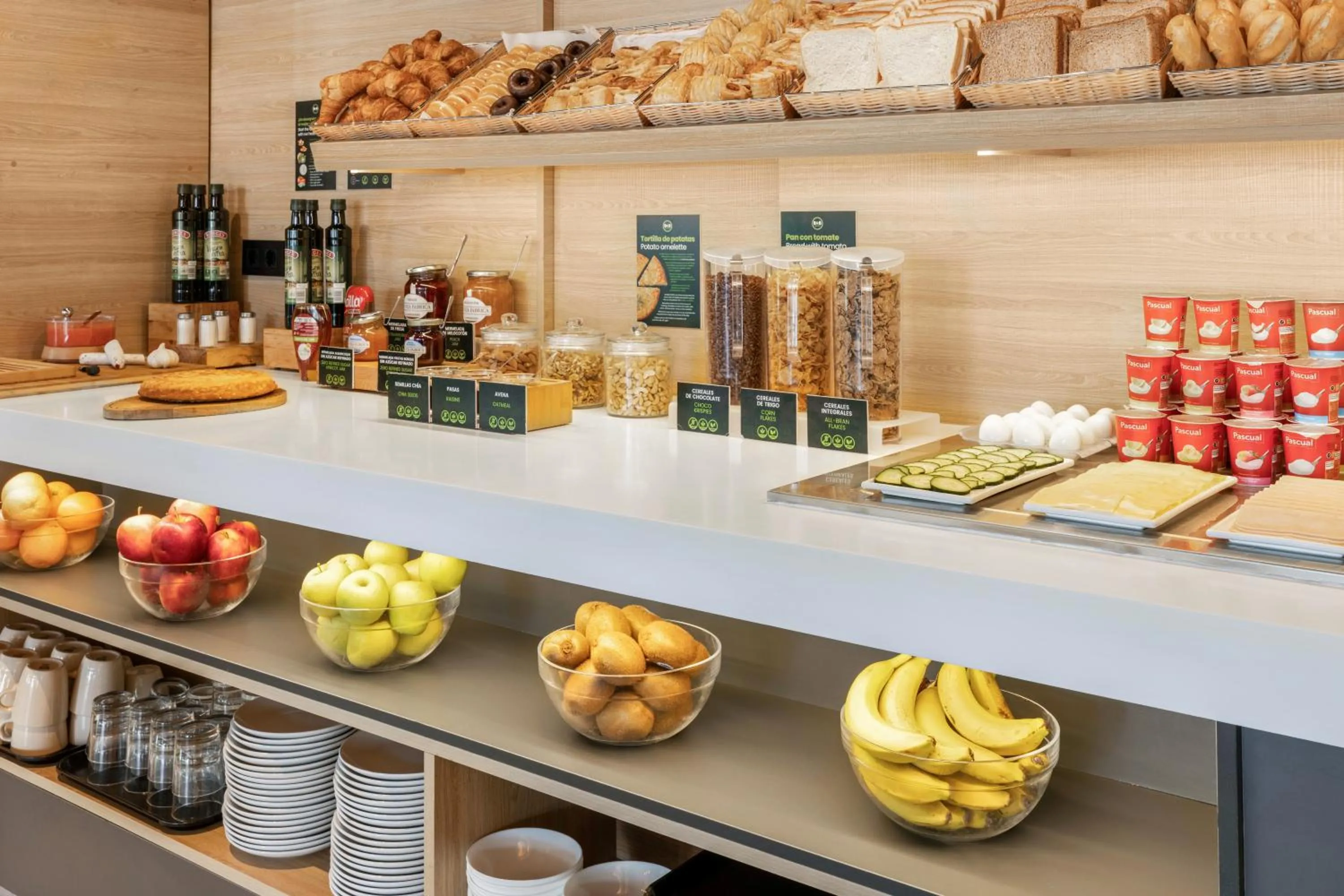 Buffet breakfast in B&B HOTEL Murcia