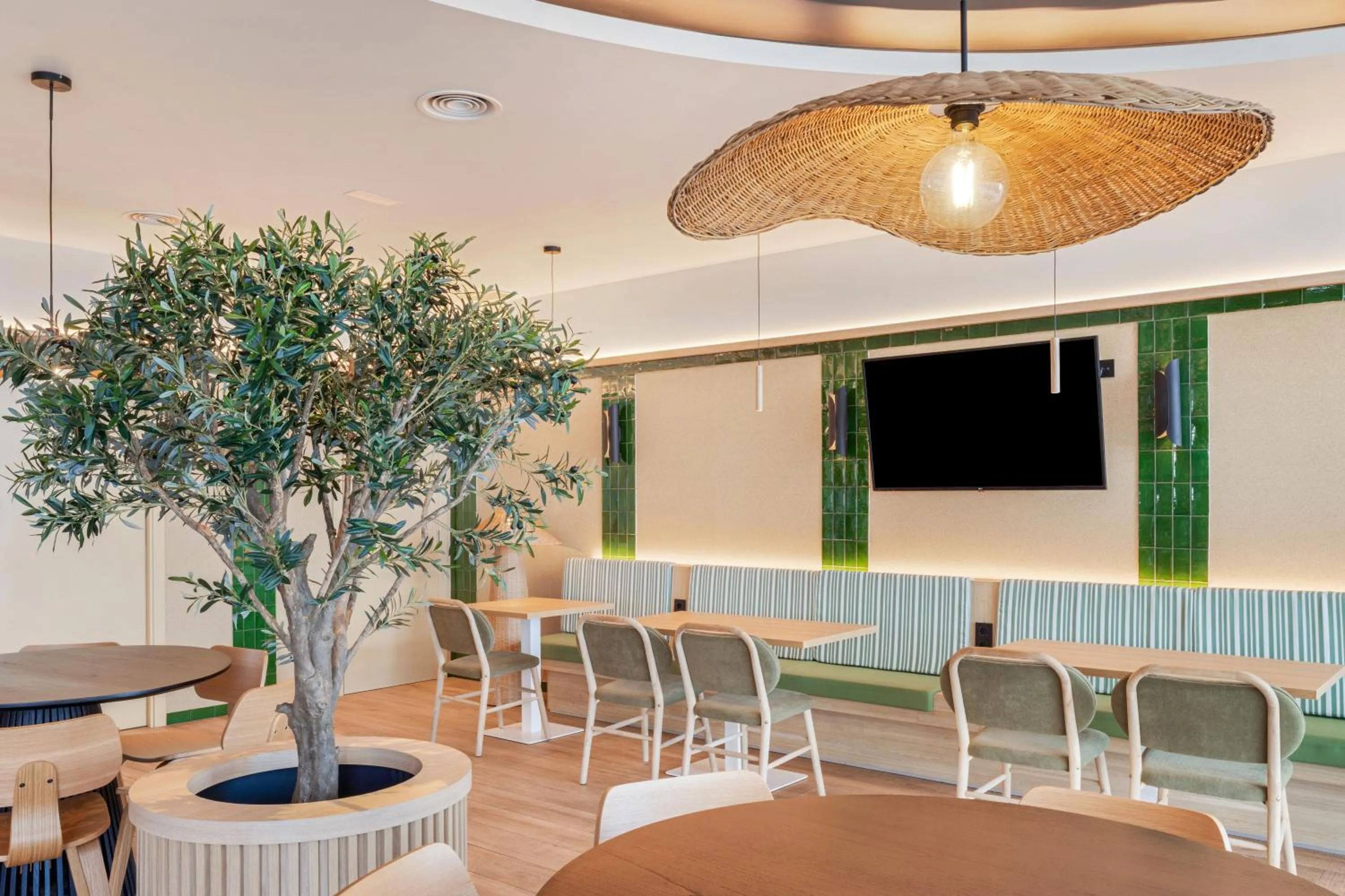 TV and multimedia in B&B HOTEL Murcia